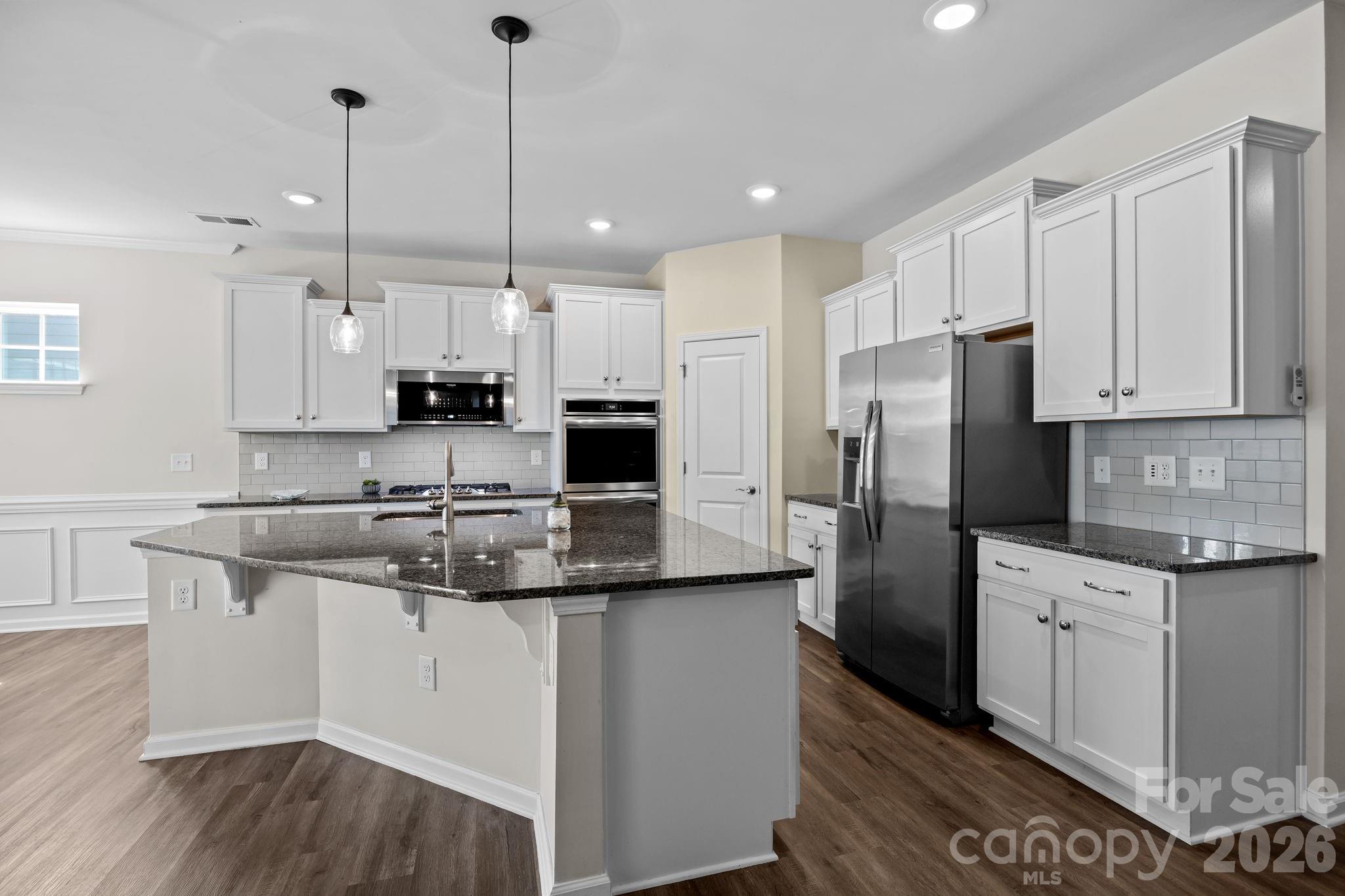 Imagery On Mtn Island - Residential