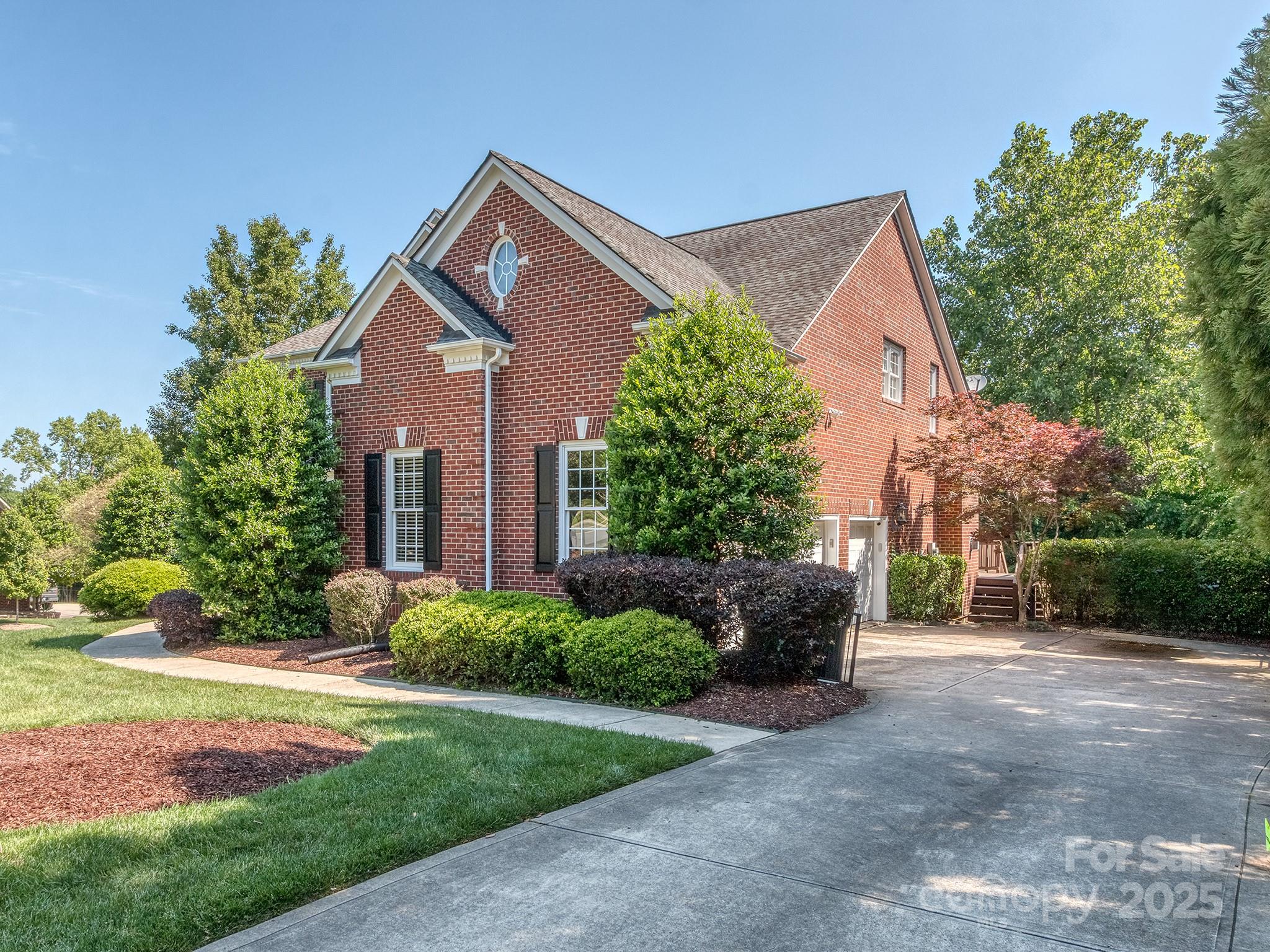 2301 Keara Way