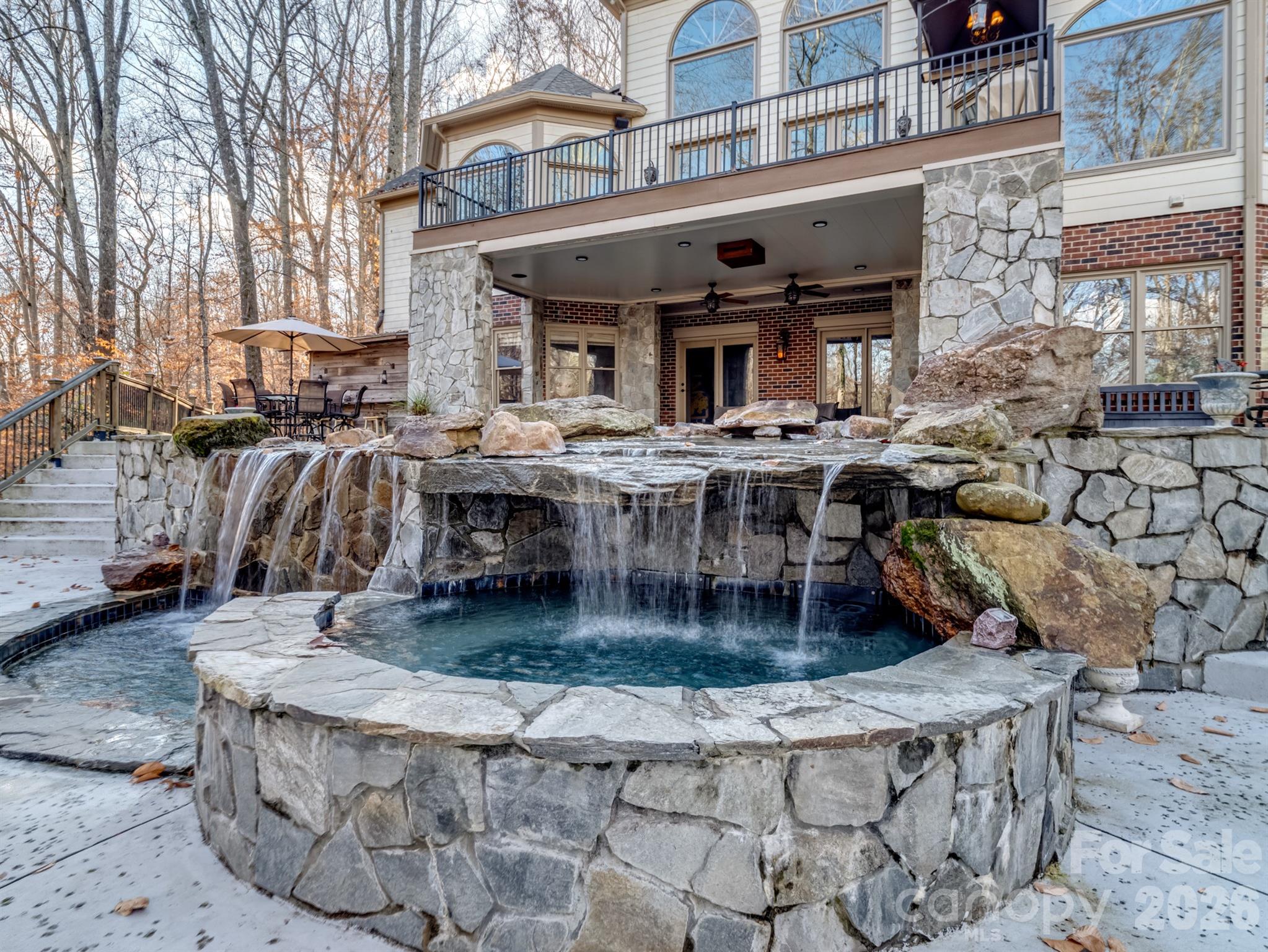 1090 N Saunders Drive