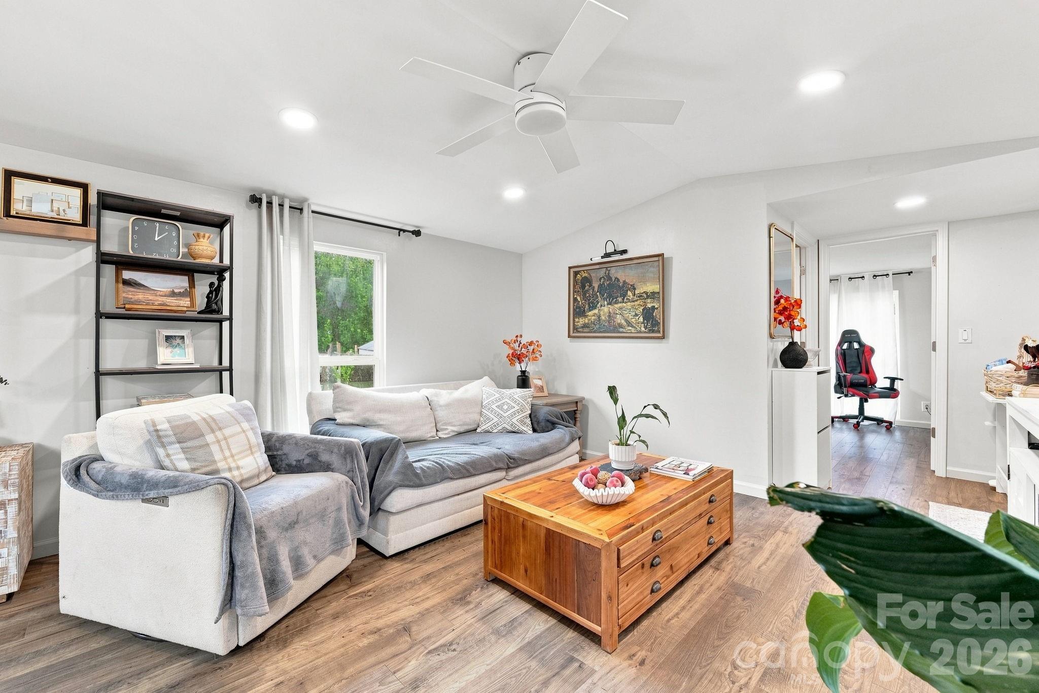 1433 Oakbrook Lane
