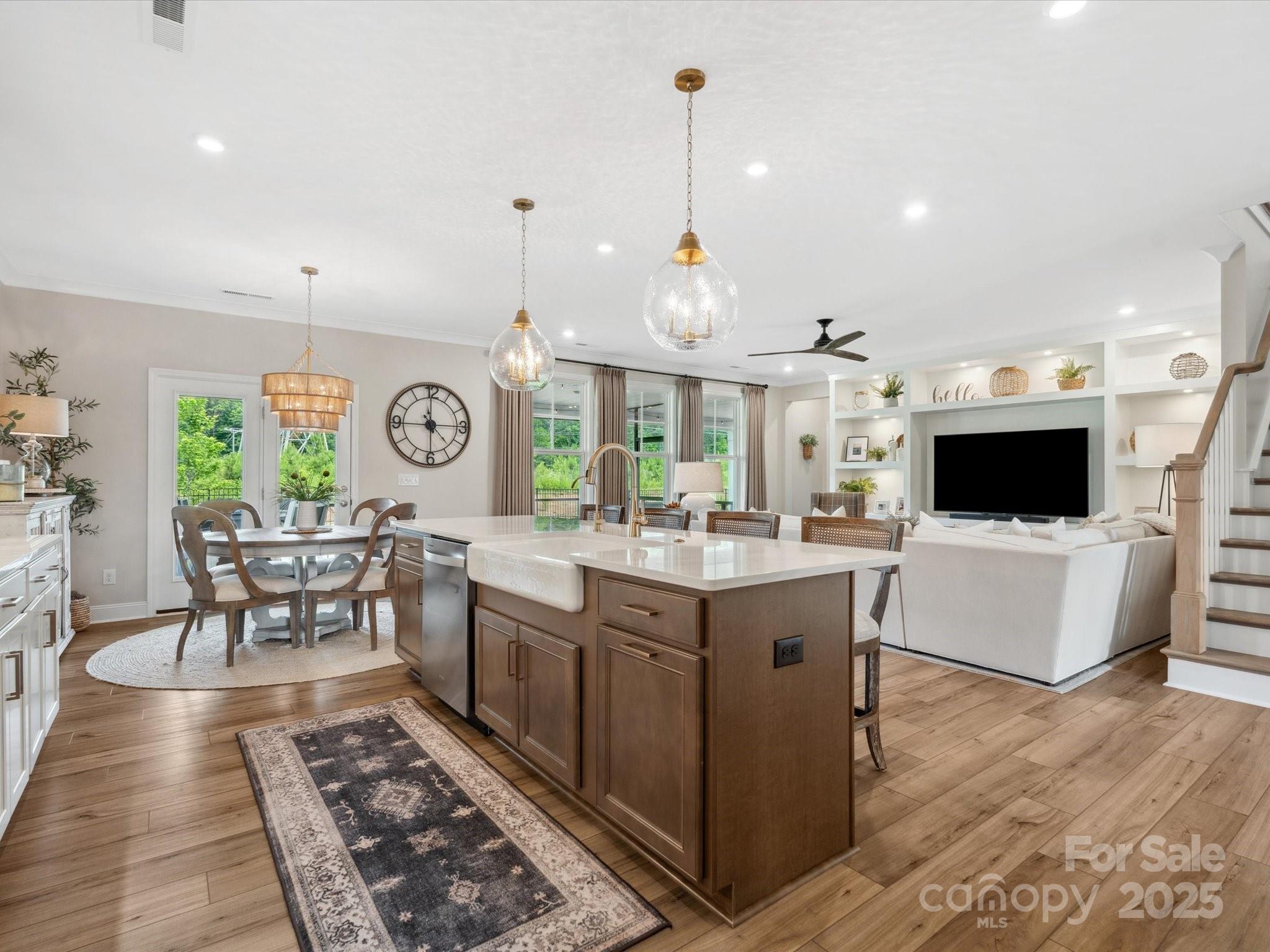 Lakeside Glen - Residential