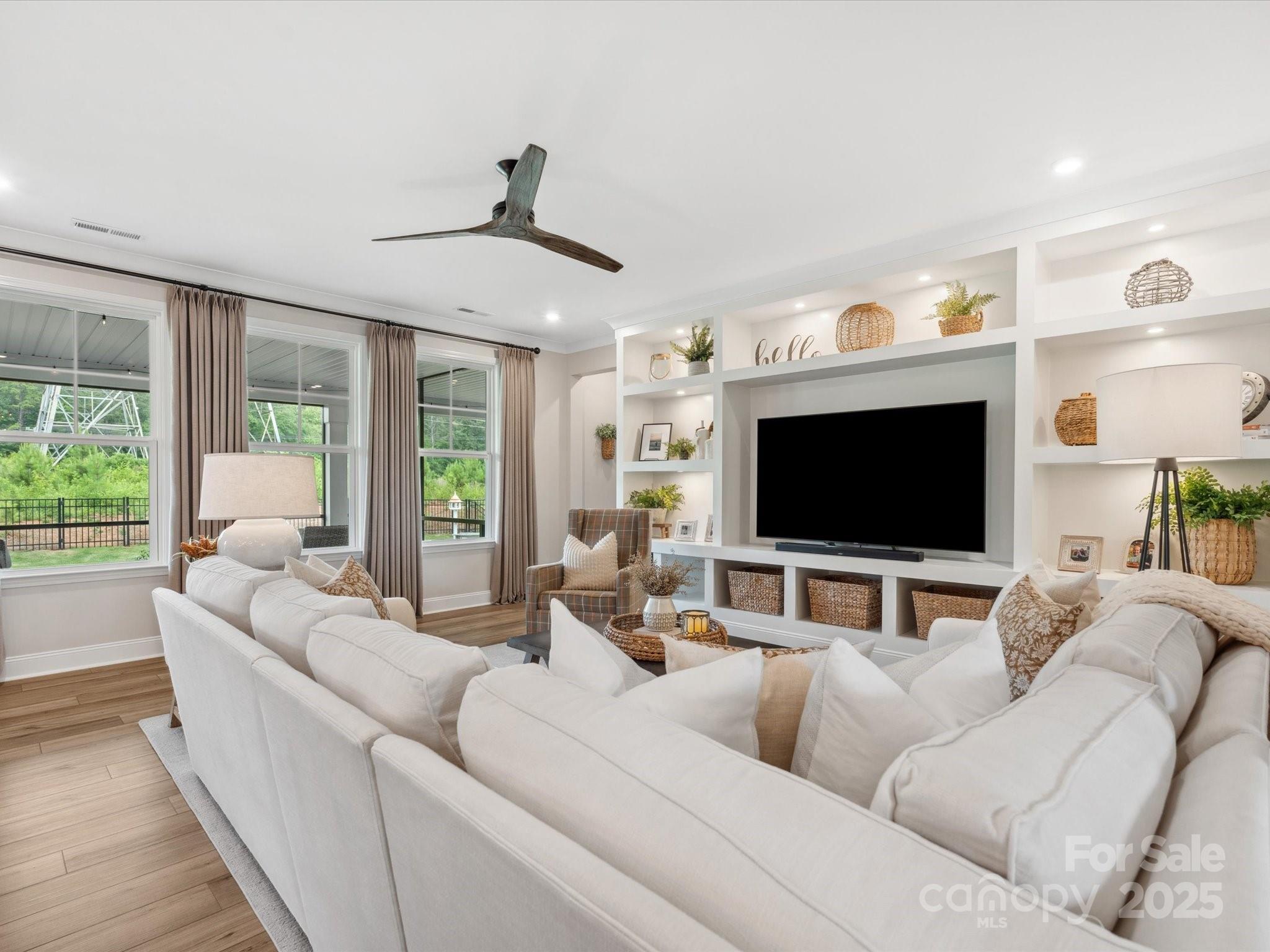 Lakeside Glen - Residential