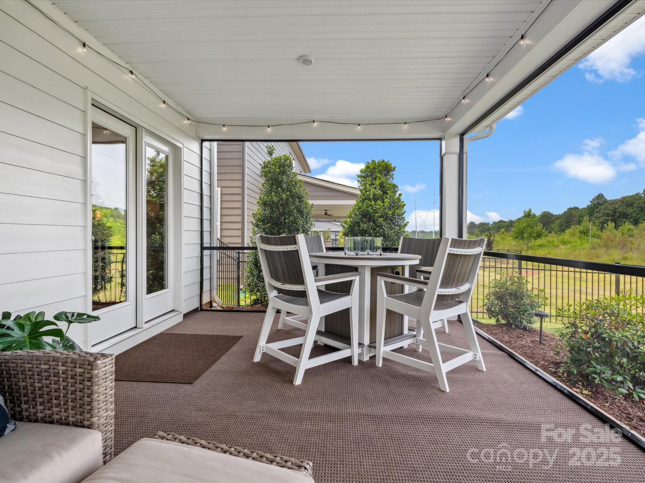 Lakeside Glen - Residential