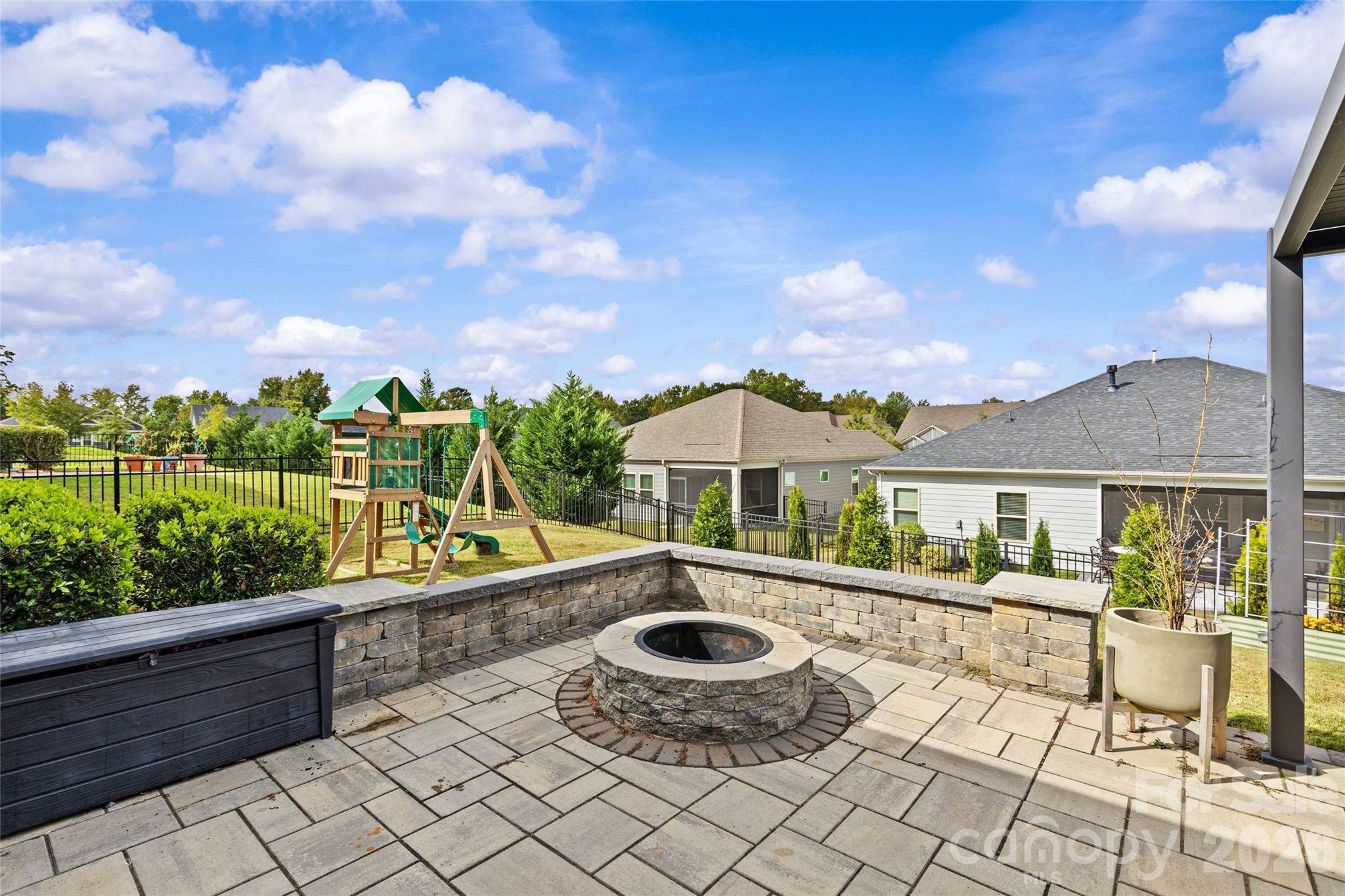 The Meridians - Residential