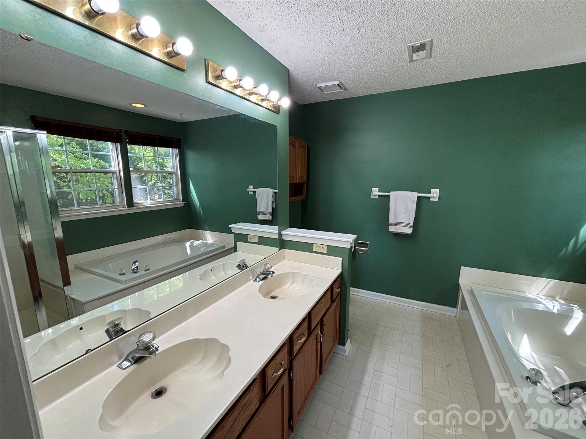 Winding Creek - Residential