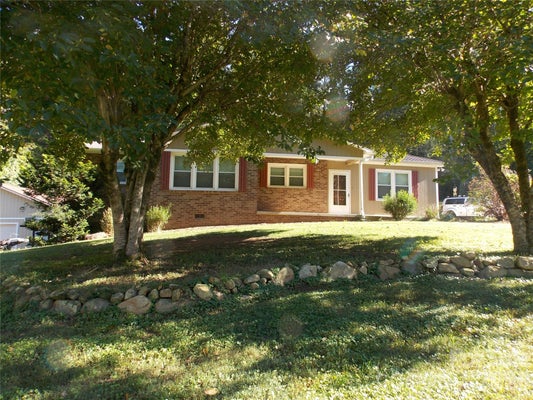 3185 DEERBROOK RD, LENOIR, NC 28645 - Image cbb36be7cf67c5911d67f22d43b99087/3944615686