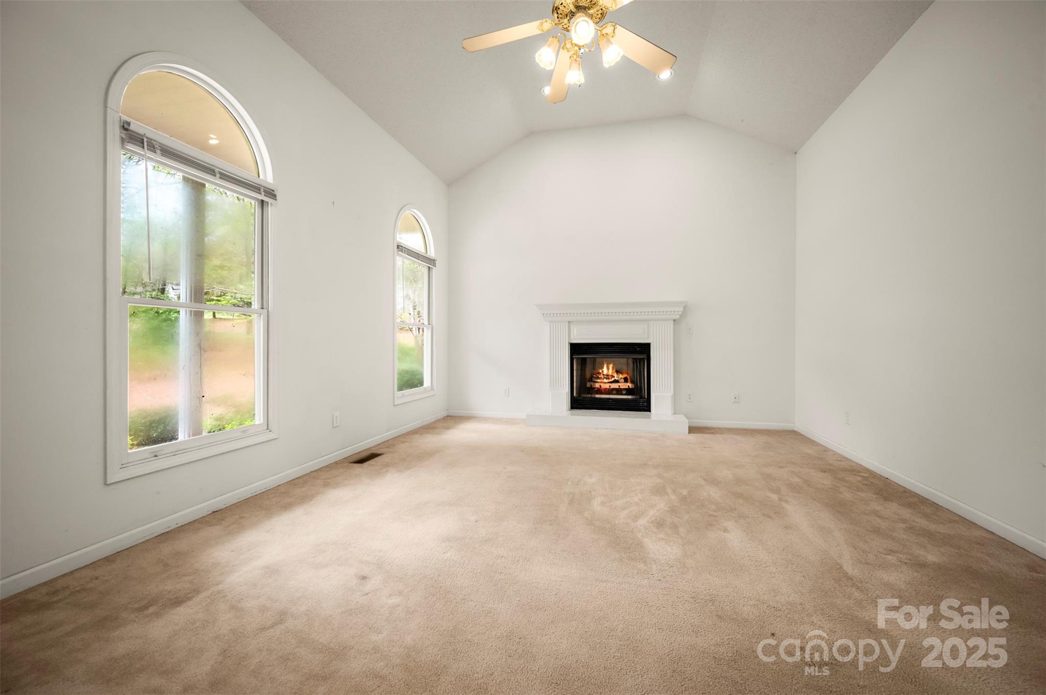 383 Woody Circle