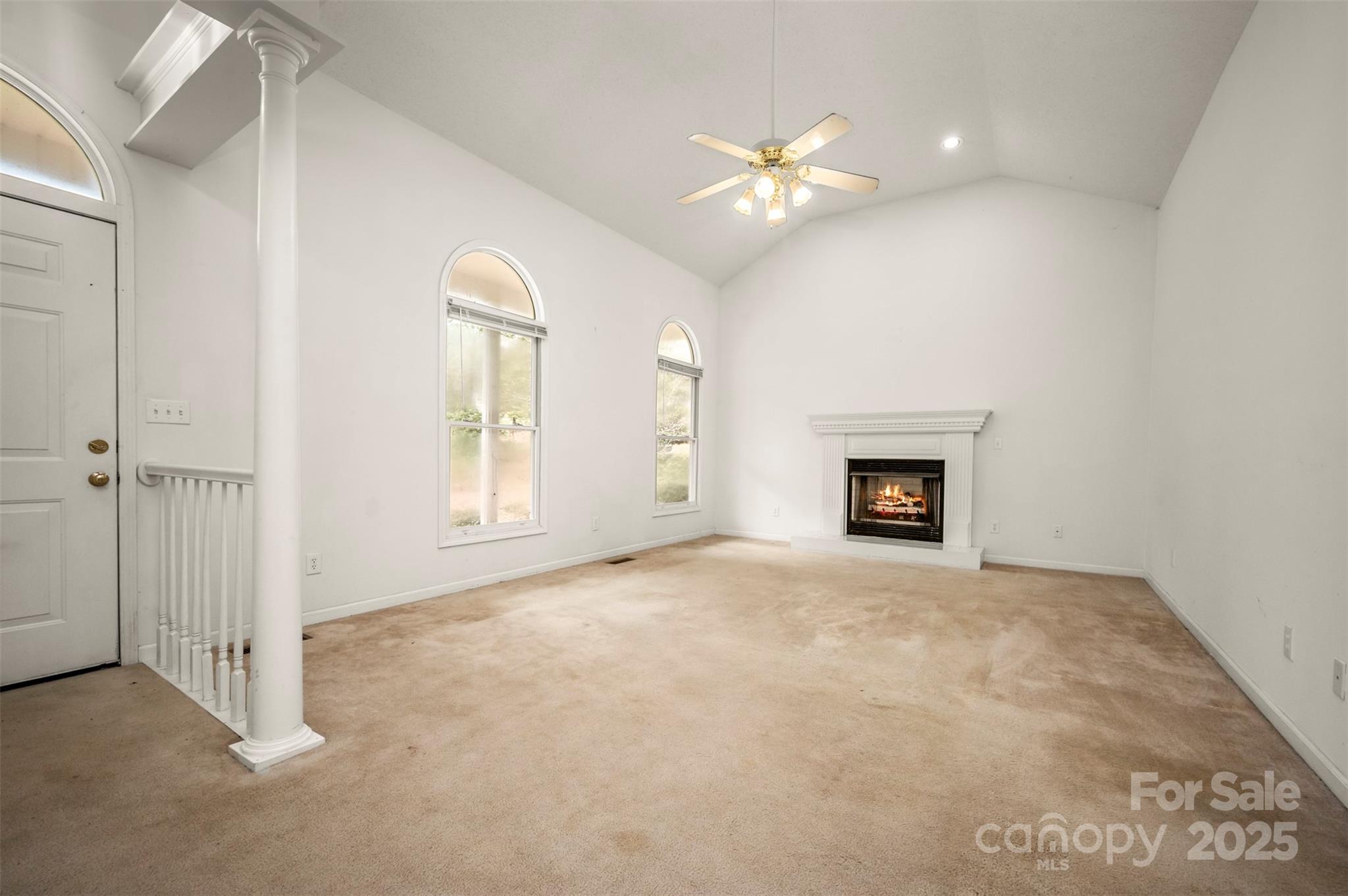 383 Woody Circle