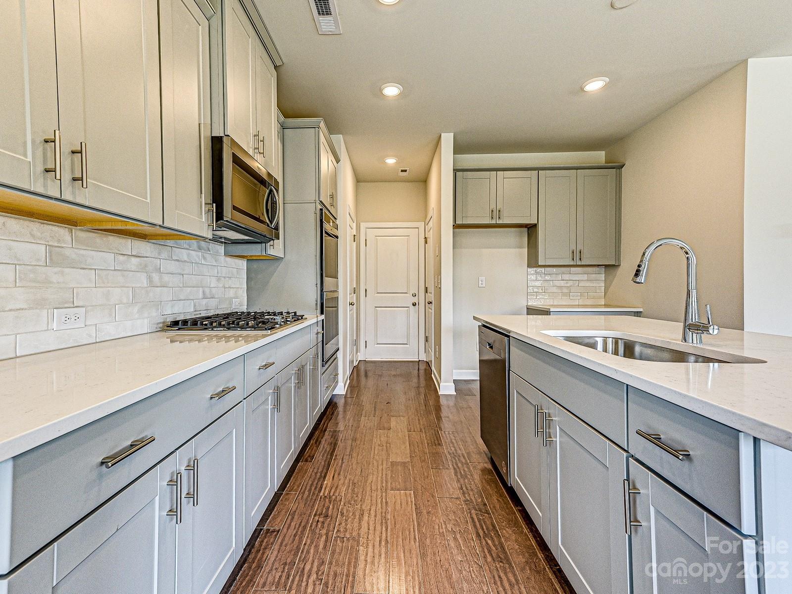 Anniston Chase - Residential