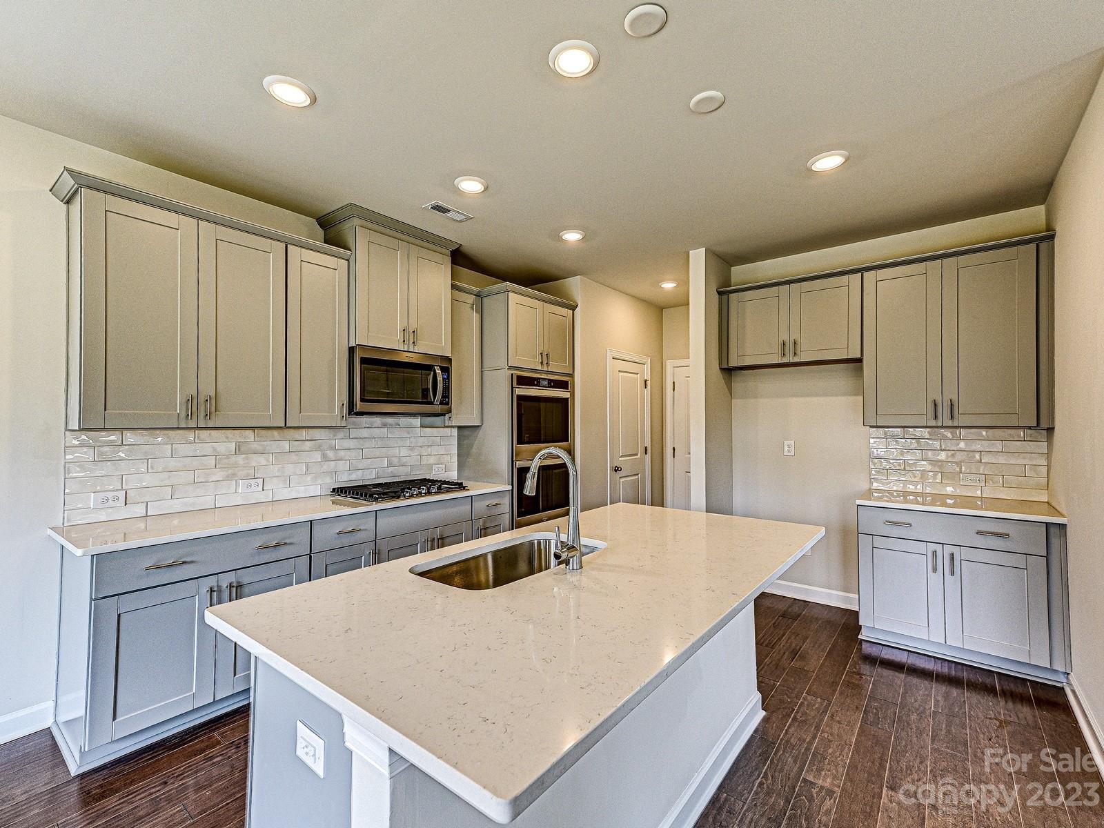 Anniston Chase - Residential