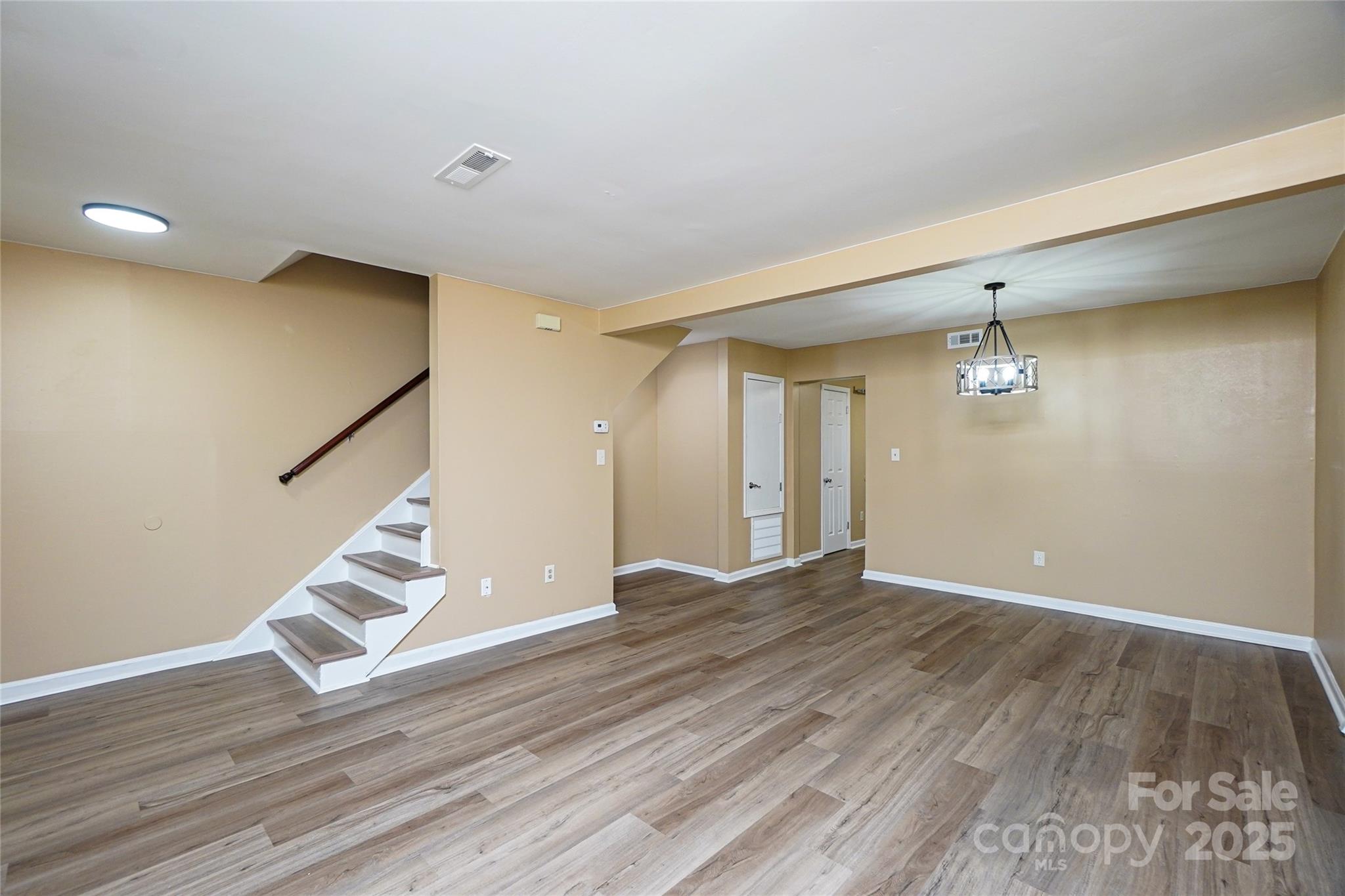 8835 Hunter Ridge Drive