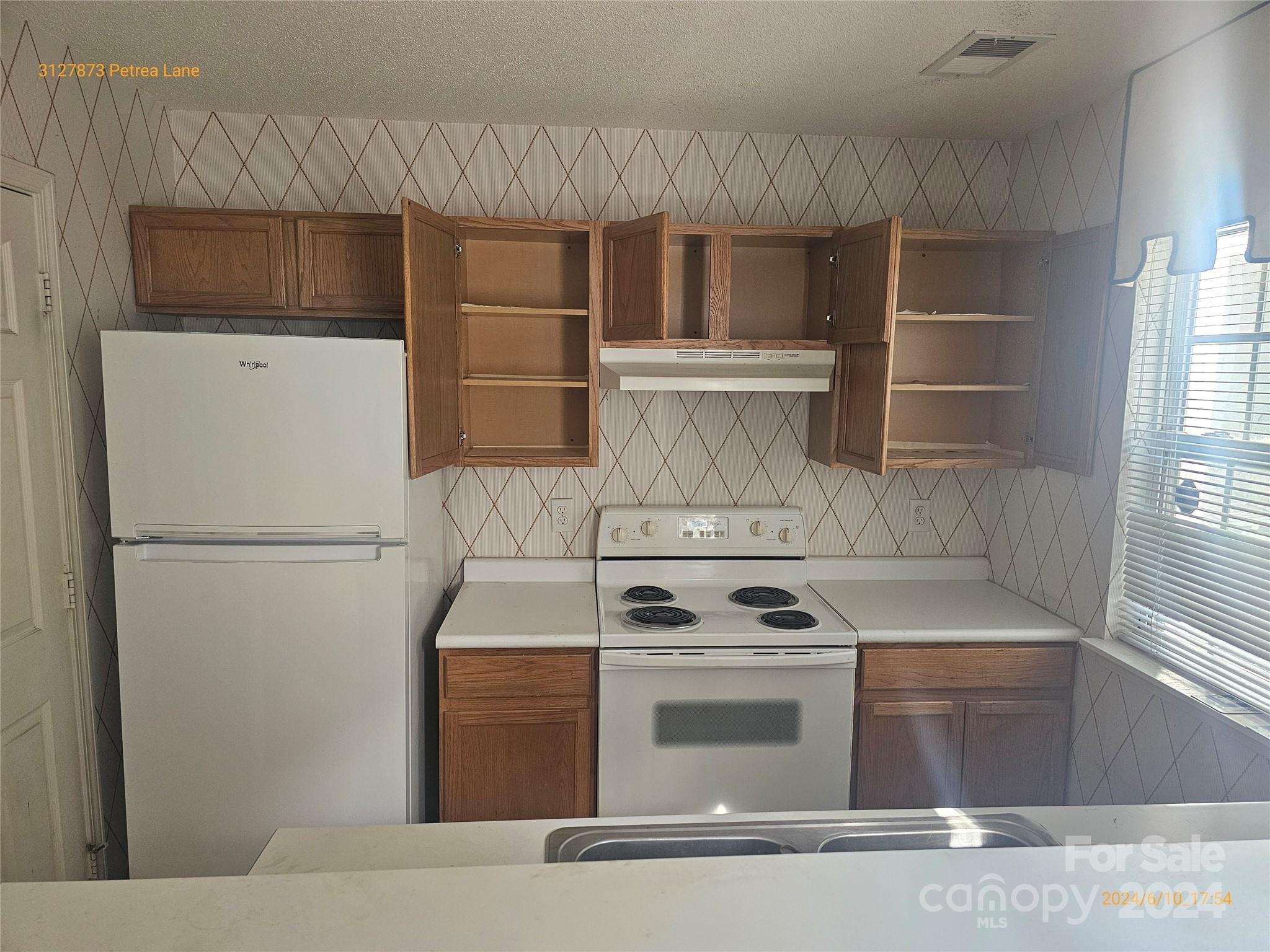 The Landing at Hickory Grove - Residential