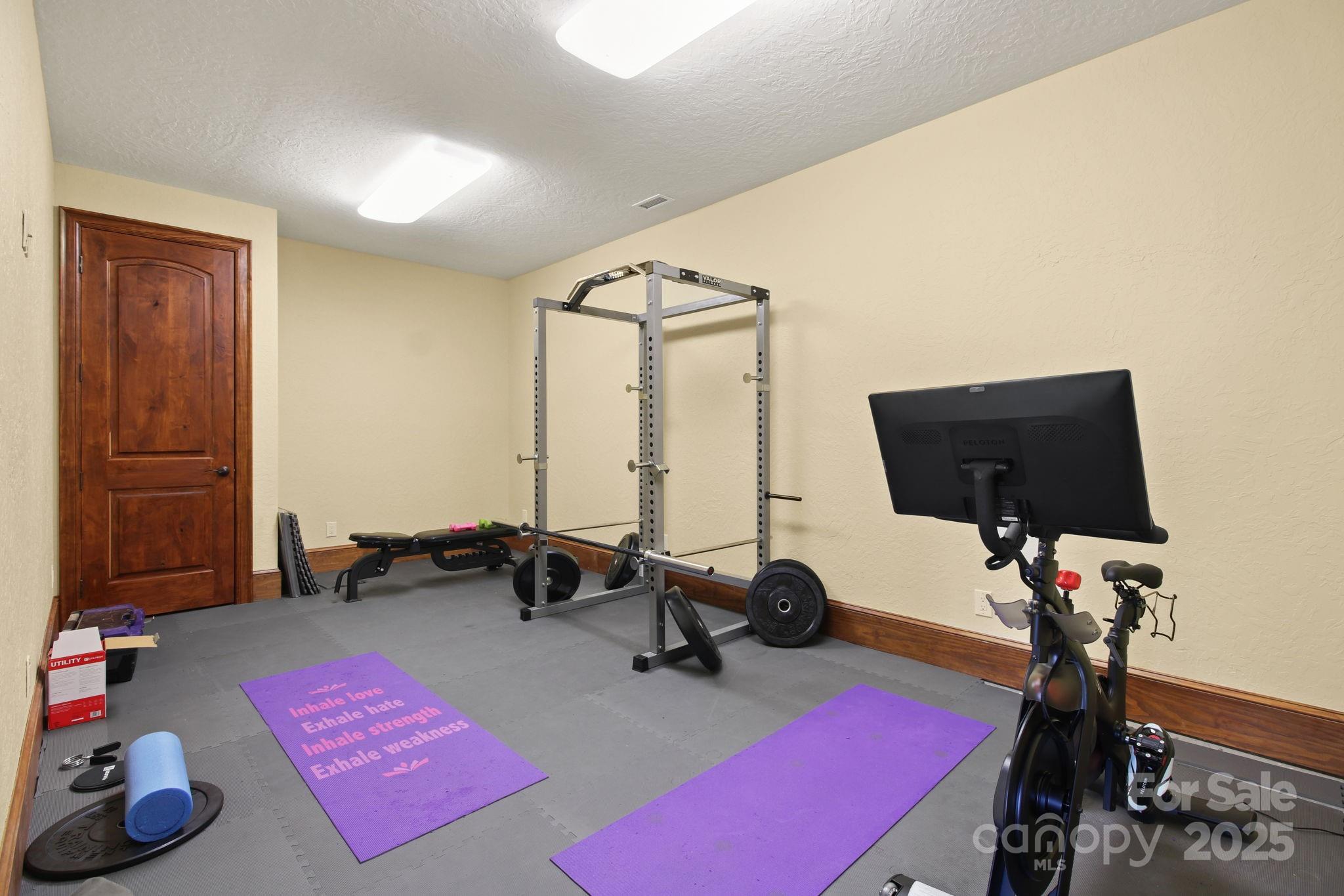 Blowing Rock, North Carolina 28605, United States, 6 Bedrooms Bedrooms, ,7 BathroomsBathrooms,Residential,Active,130869