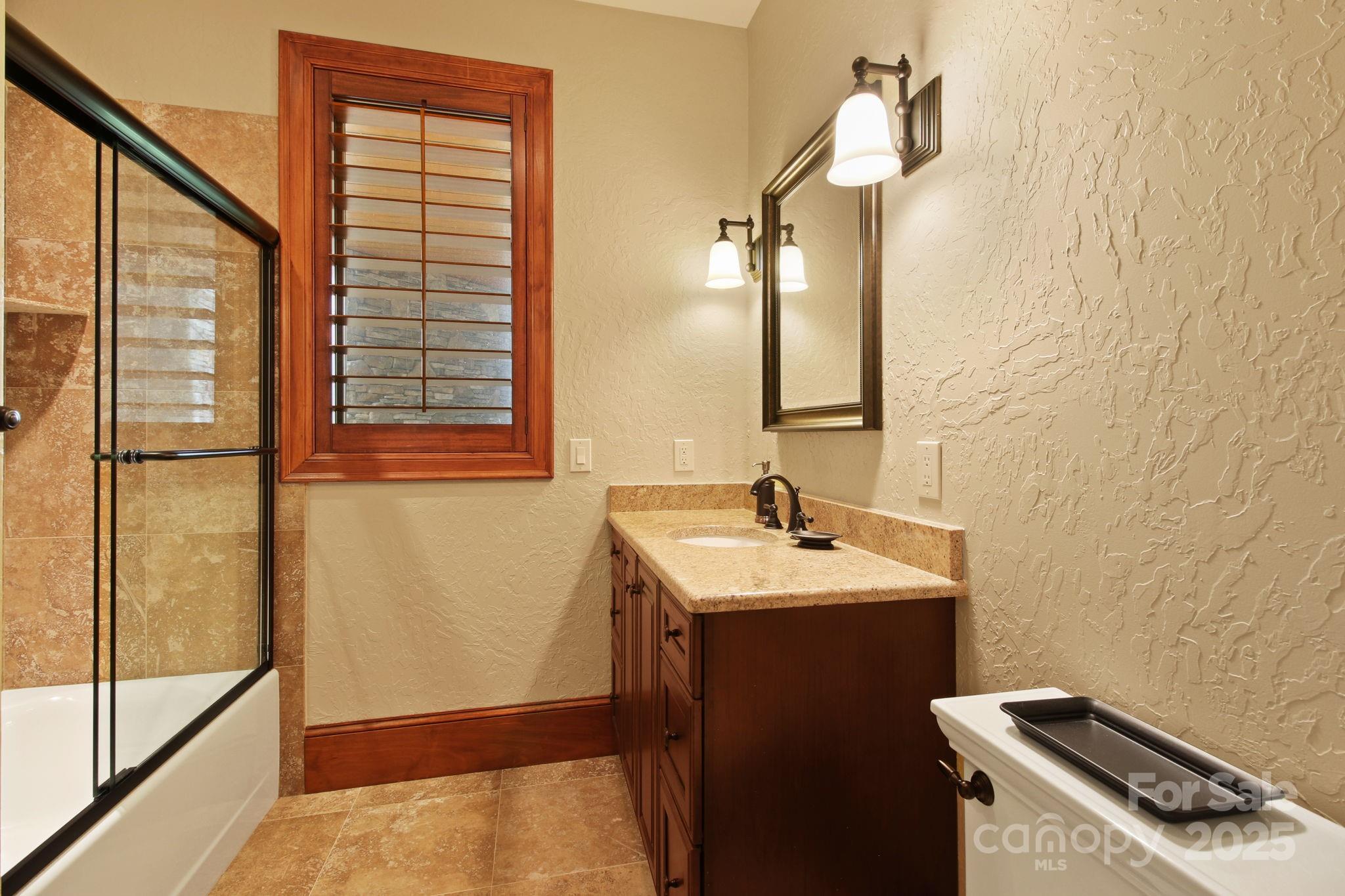 Blowing Rock, North Carolina 28605, United States, 6 Bedrooms Bedrooms, ,7 BathroomsBathrooms,Residential,Active,130869