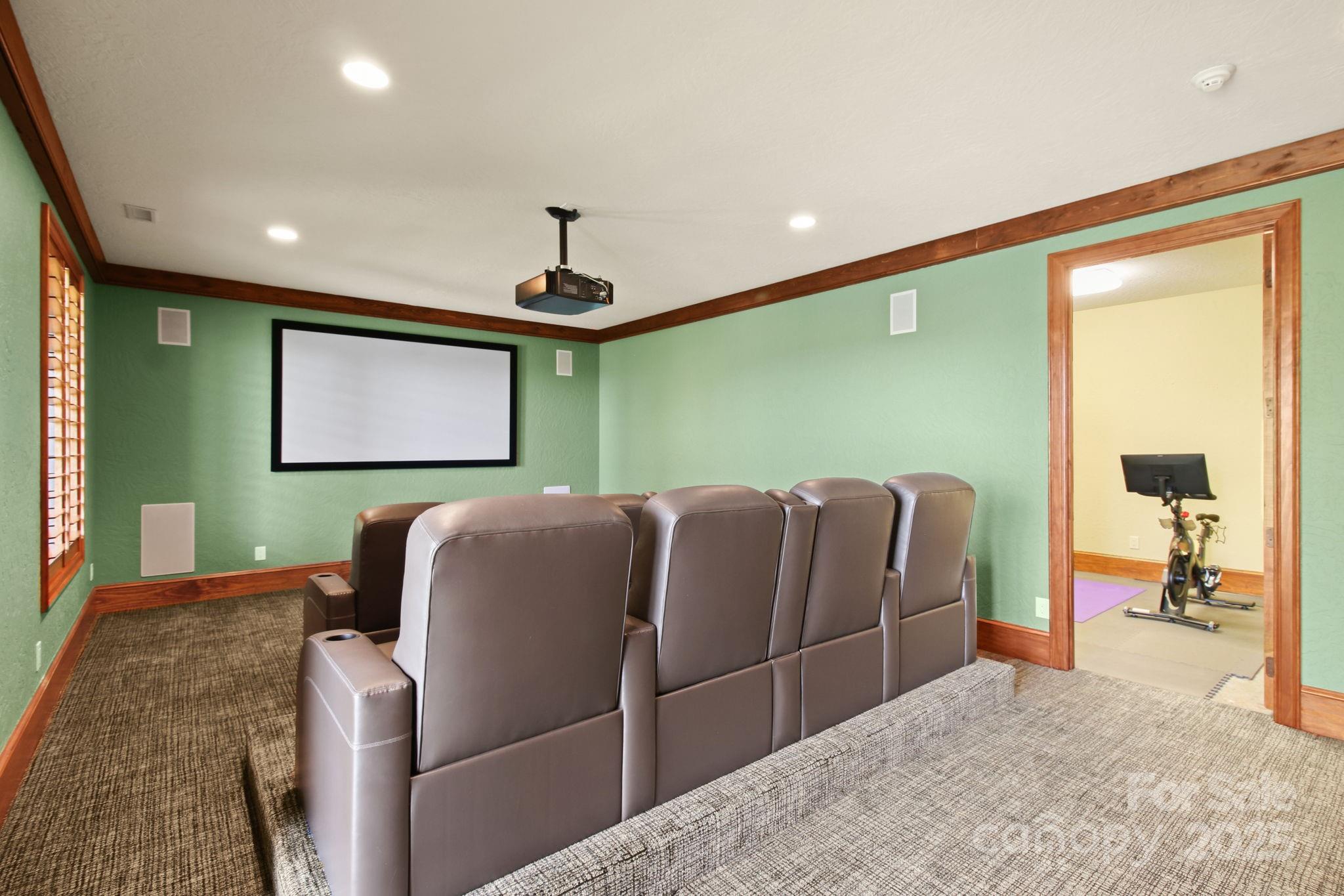 Blowing Rock, North Carolina 28605, United States, 6 Bedrooms Bedrooms, ,7 BathroomsBathrooms,Residential,Active,130869