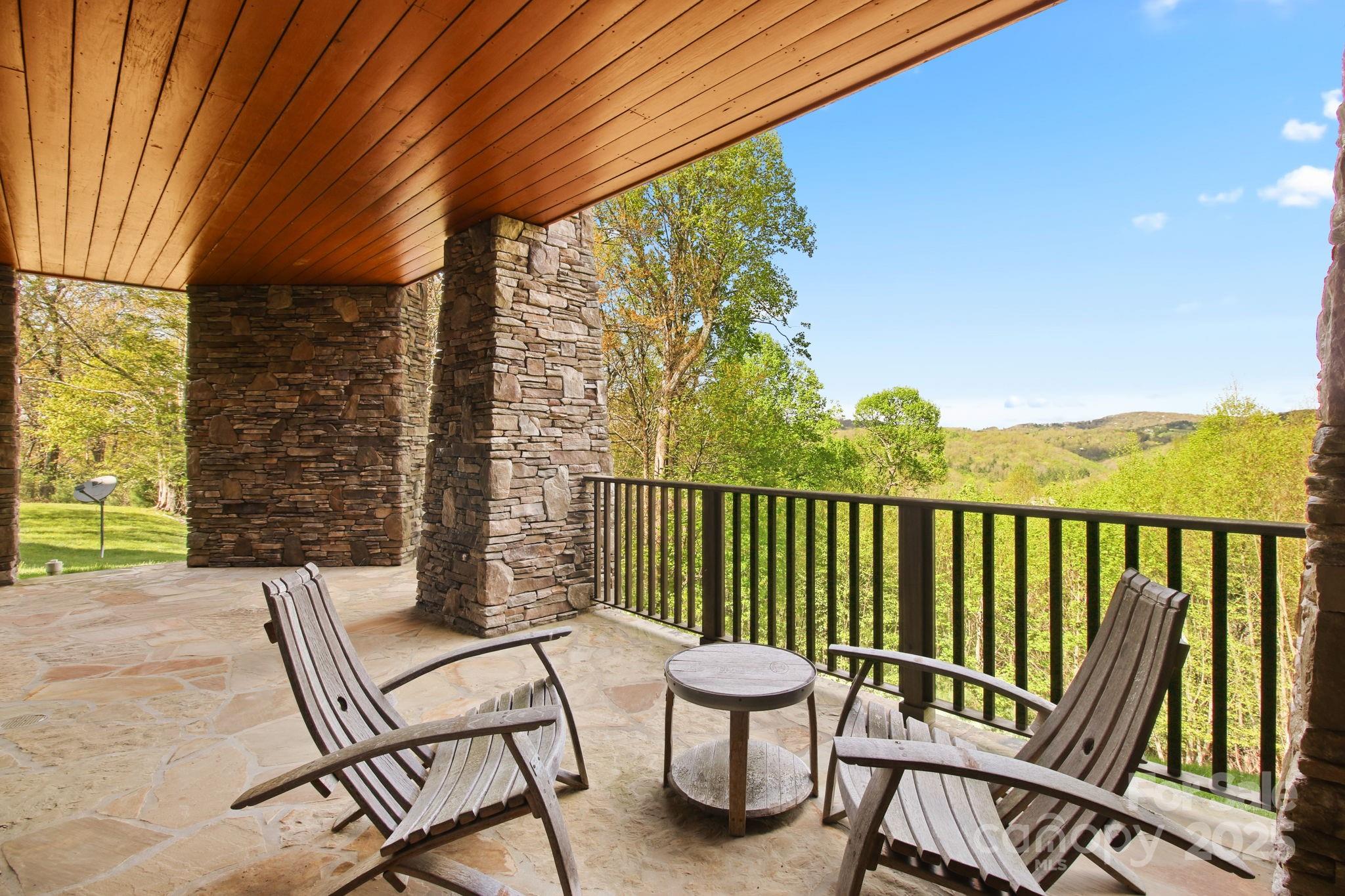 Blowing Rock, North Carolina 28605, United States, 6 Bedrooms Bedrooms, ,7 BathroomsBathrooms,Residential,Active,130869