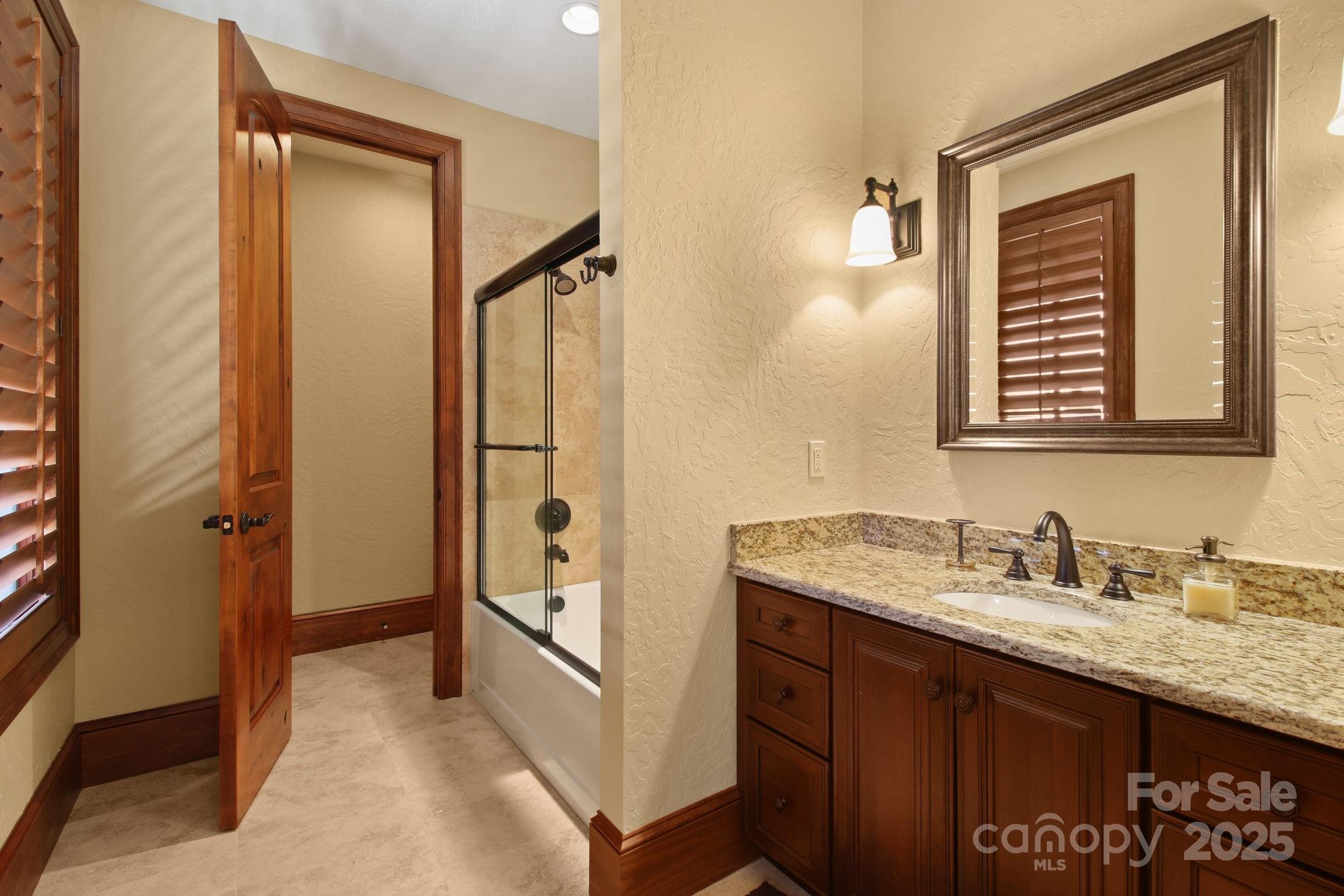 Blowing Rock, North Carolina 28605, United States, 6 Bedrooms Bedrooms, ,7 BathroomsBathrooms,Residential,Active,130869