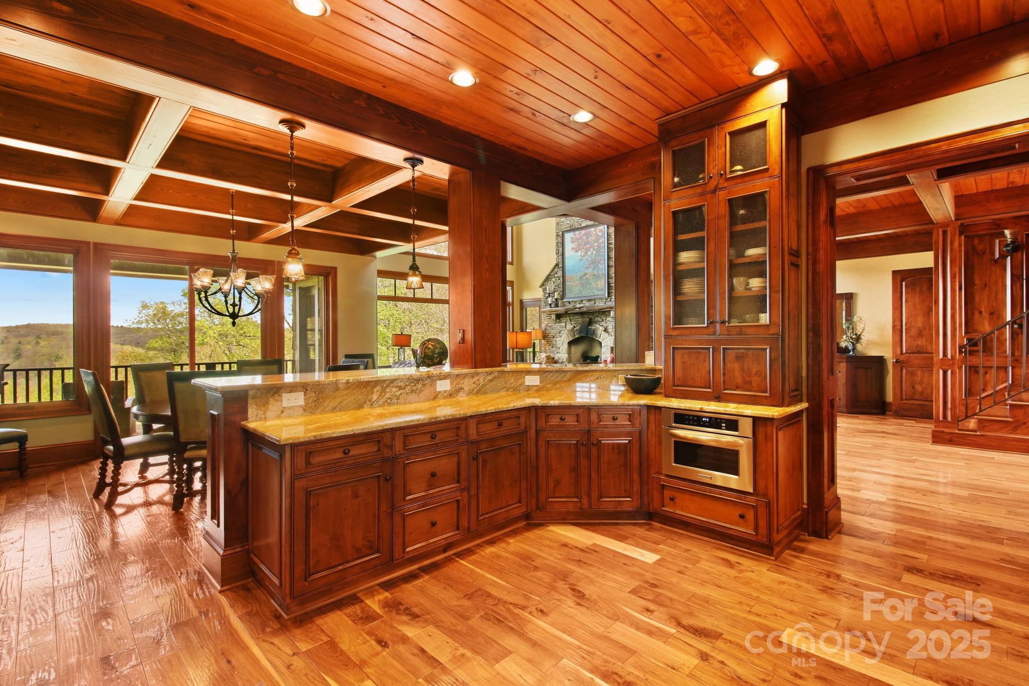 Blowing Rock, North Carolina 28605, United States, 6 Bedrooms Bedrooms, ,7 BathroomsBathrooms,Residential,Active,130869