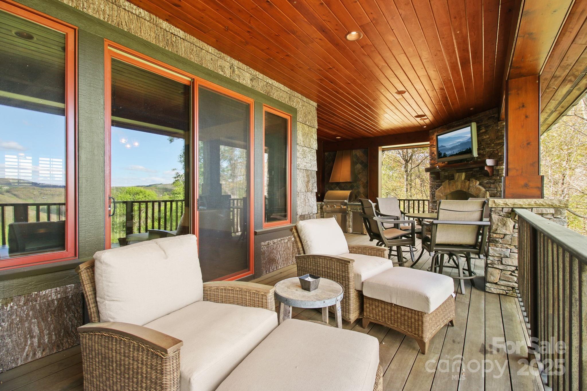 Blowing Rock, North Carolina 28605, United States, 6 Bedrooms Bedrooms, ,7 BathroomsBathrooms,Residential,Active,130869