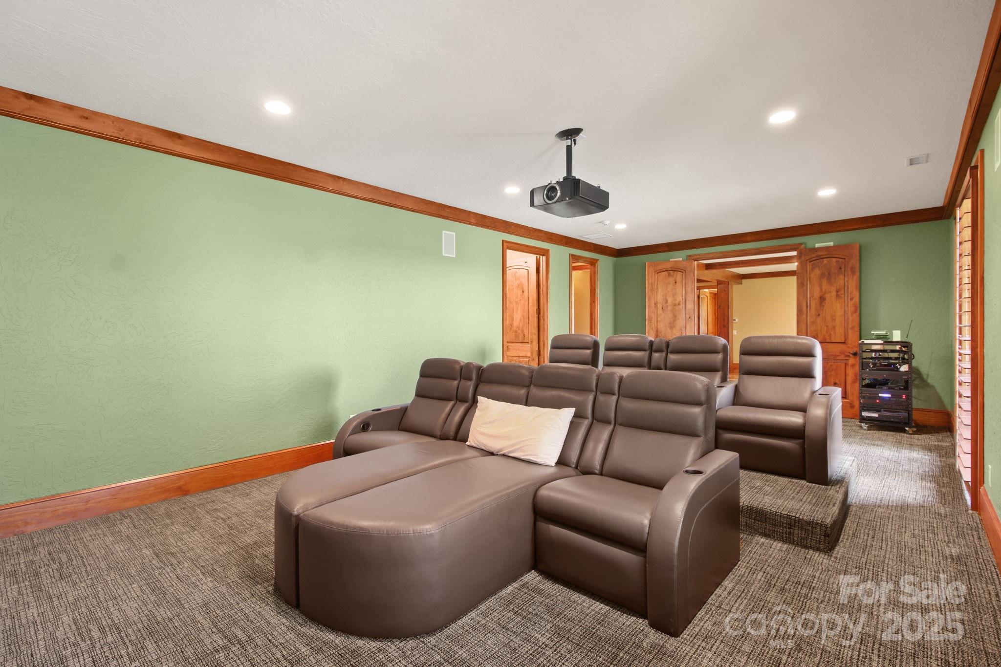 Blowing Rock, North Carolina 28605, United States, 6 Bedrooms Bedrooms, ,7 BathroomsBathrooms,Residential,Active,130869