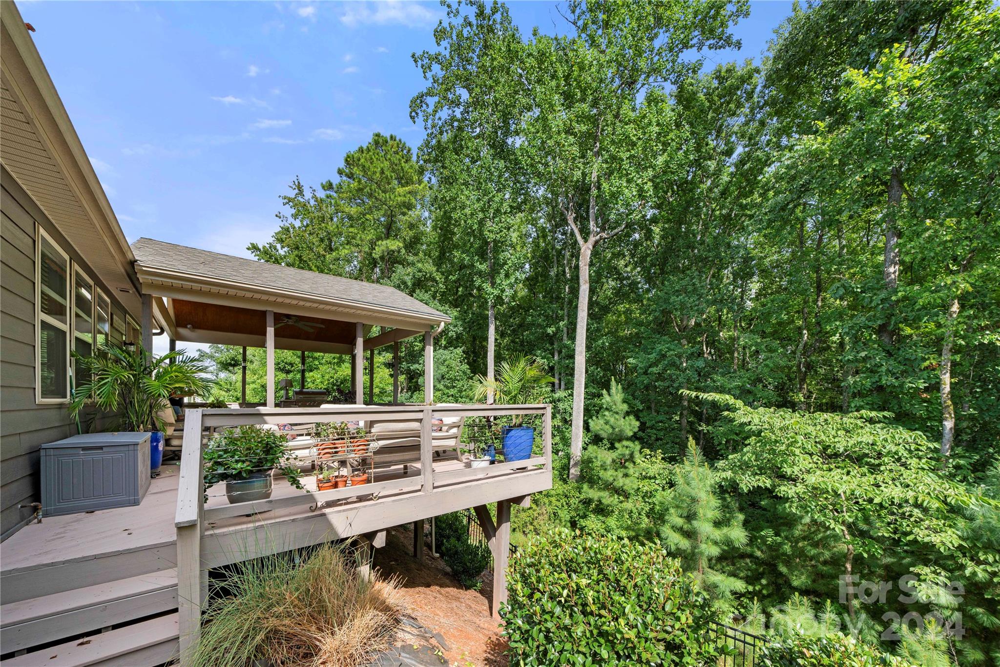 Lake Crest - Residential