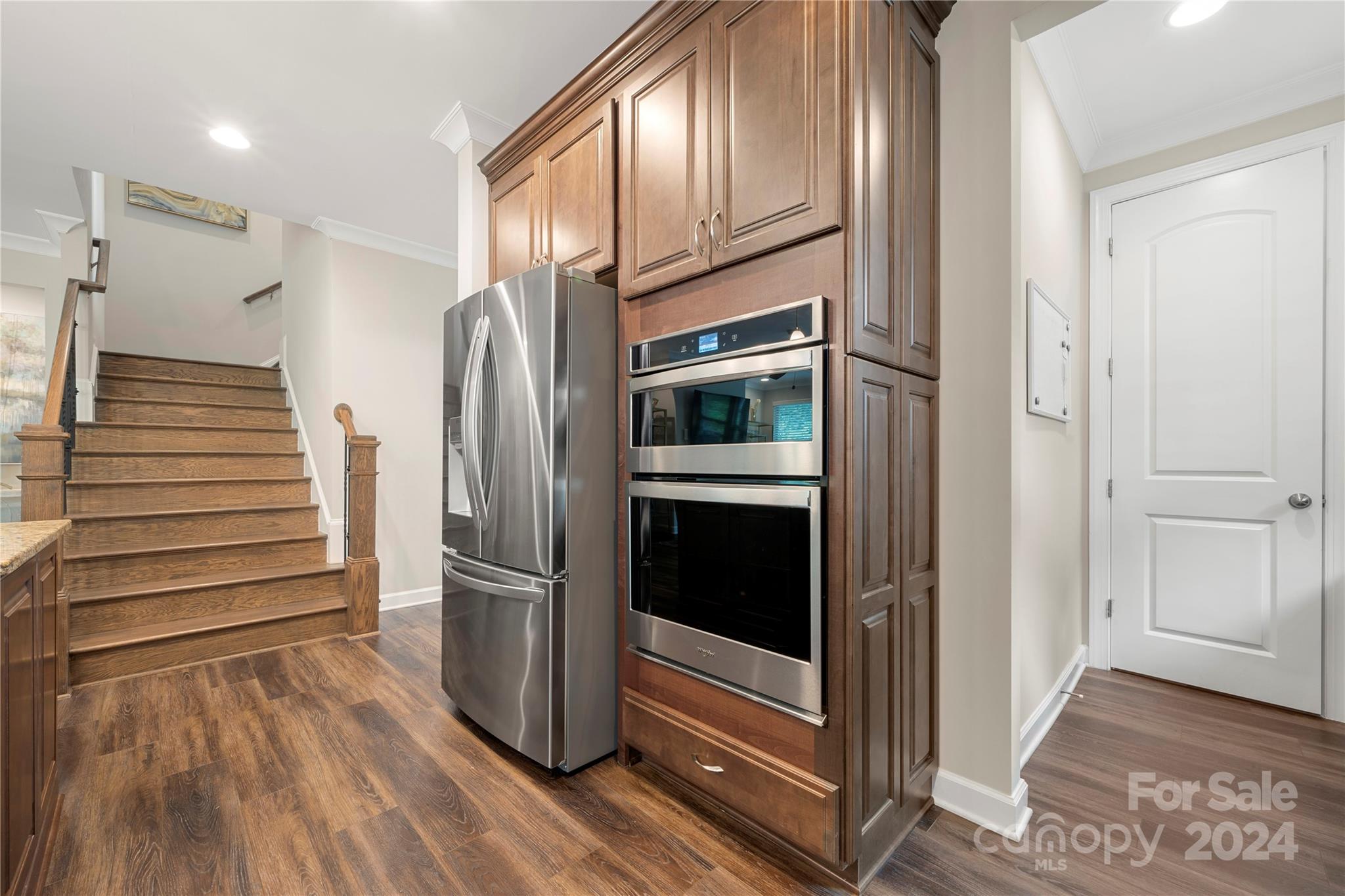 Lake Crest - Residential