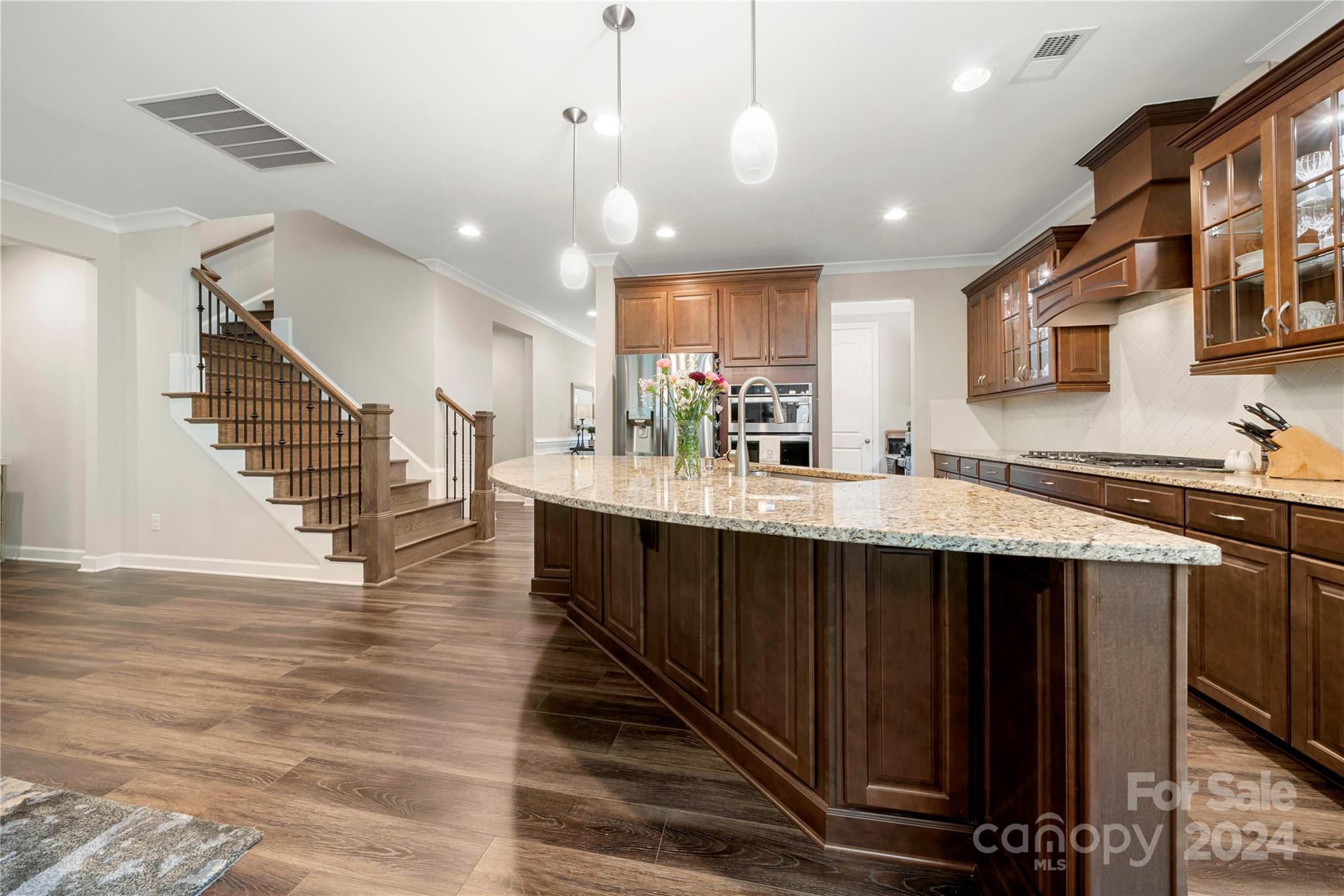 Lake Crest - Residential