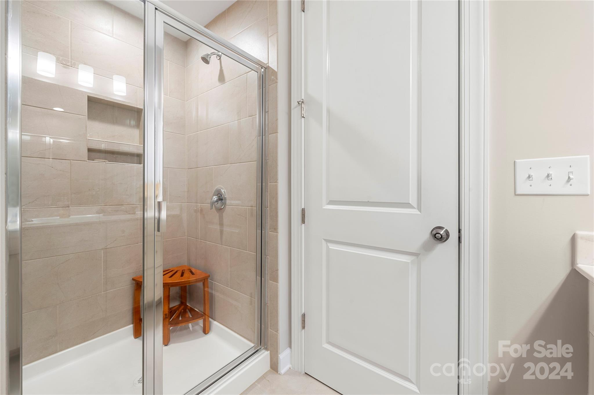 Lake Crest - Residential