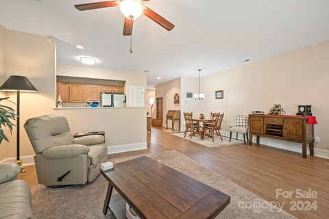 Townhouse in Hickory NC 2022 Talbot Lane 16.jpg