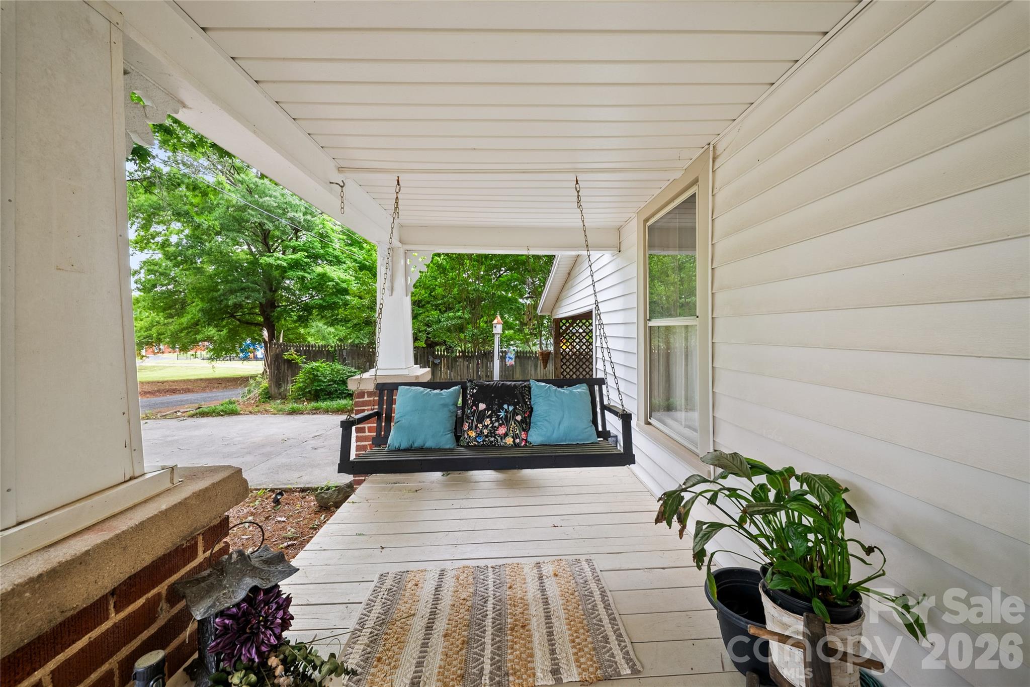 216 W 2nd Street