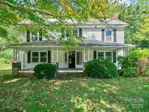 4085 Jacks Creek Road Burnsville NC 28714