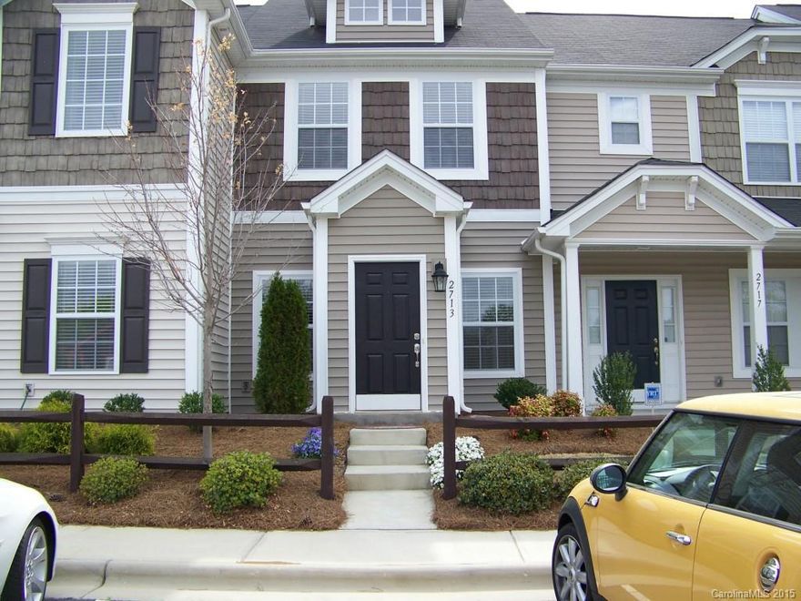 Great unit in Cedar Mill. Hardwood floors throughout, stainless steel appliances and granite in kitchen and both baths. Kitchen center island and separate dining area. Fireplace and back patio. Located across from the pool and club house