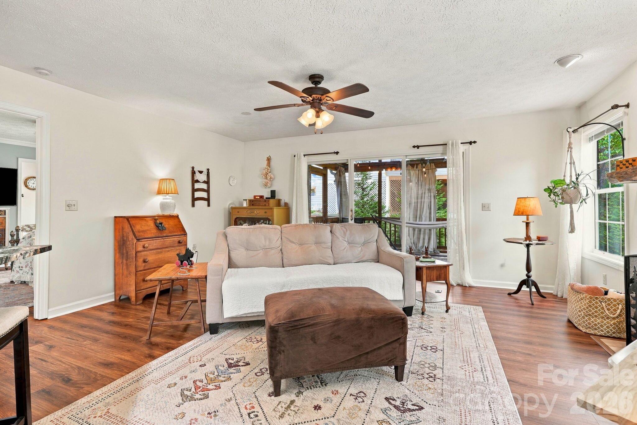 6 Pebble Beach Court
