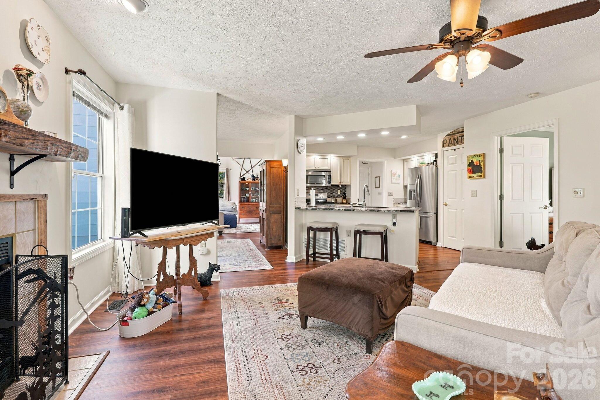 6 Pebble Beach Court