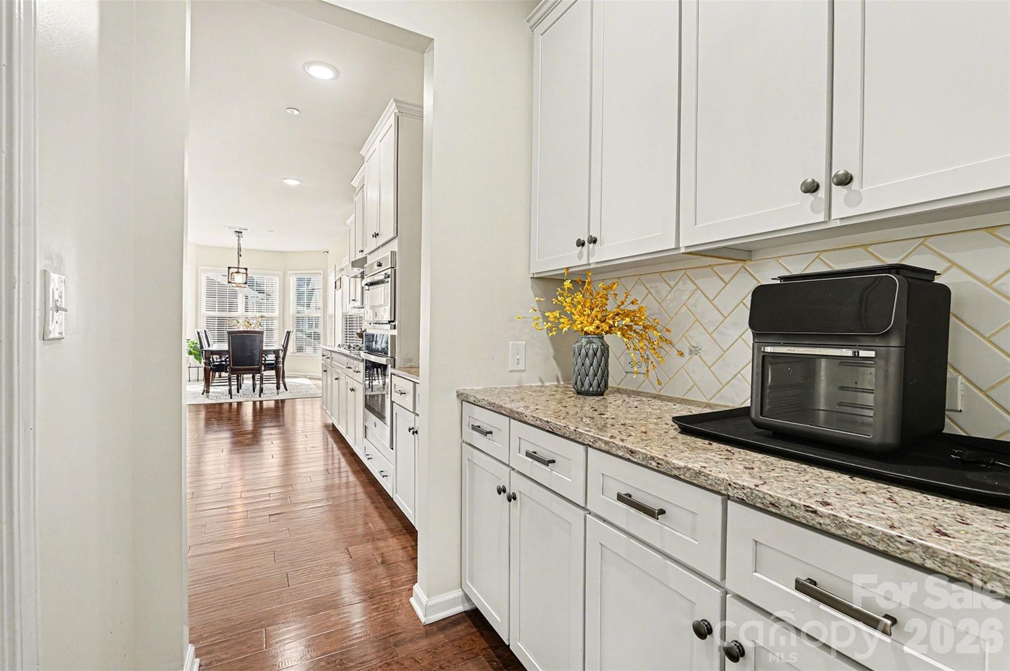 1115 Macallum Drive NW