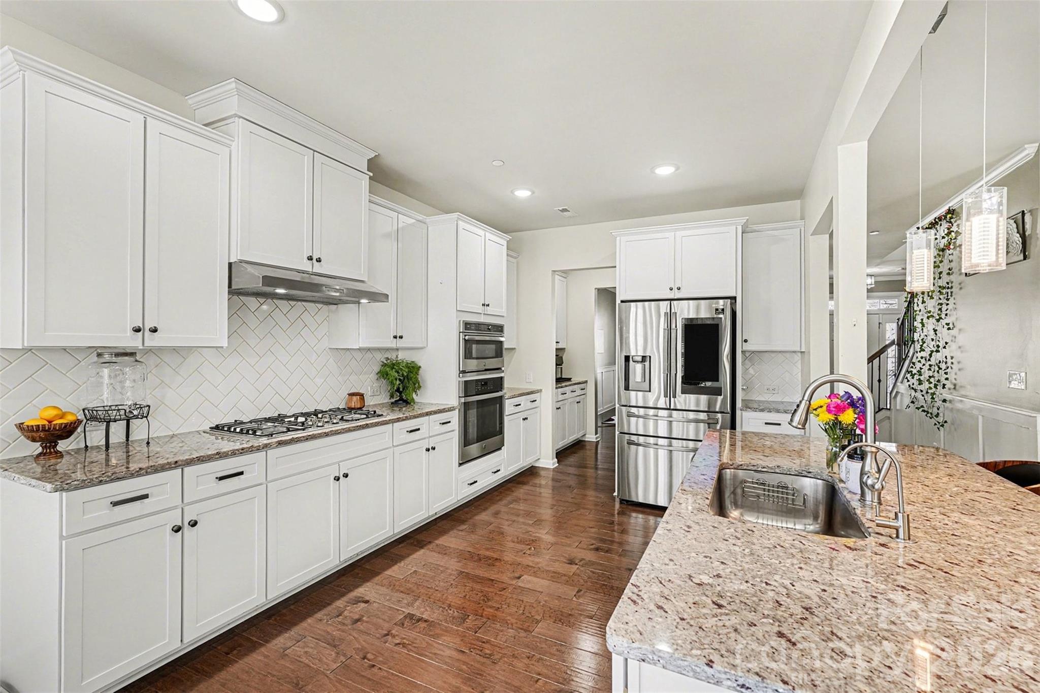 1115 Macallum Drive NW