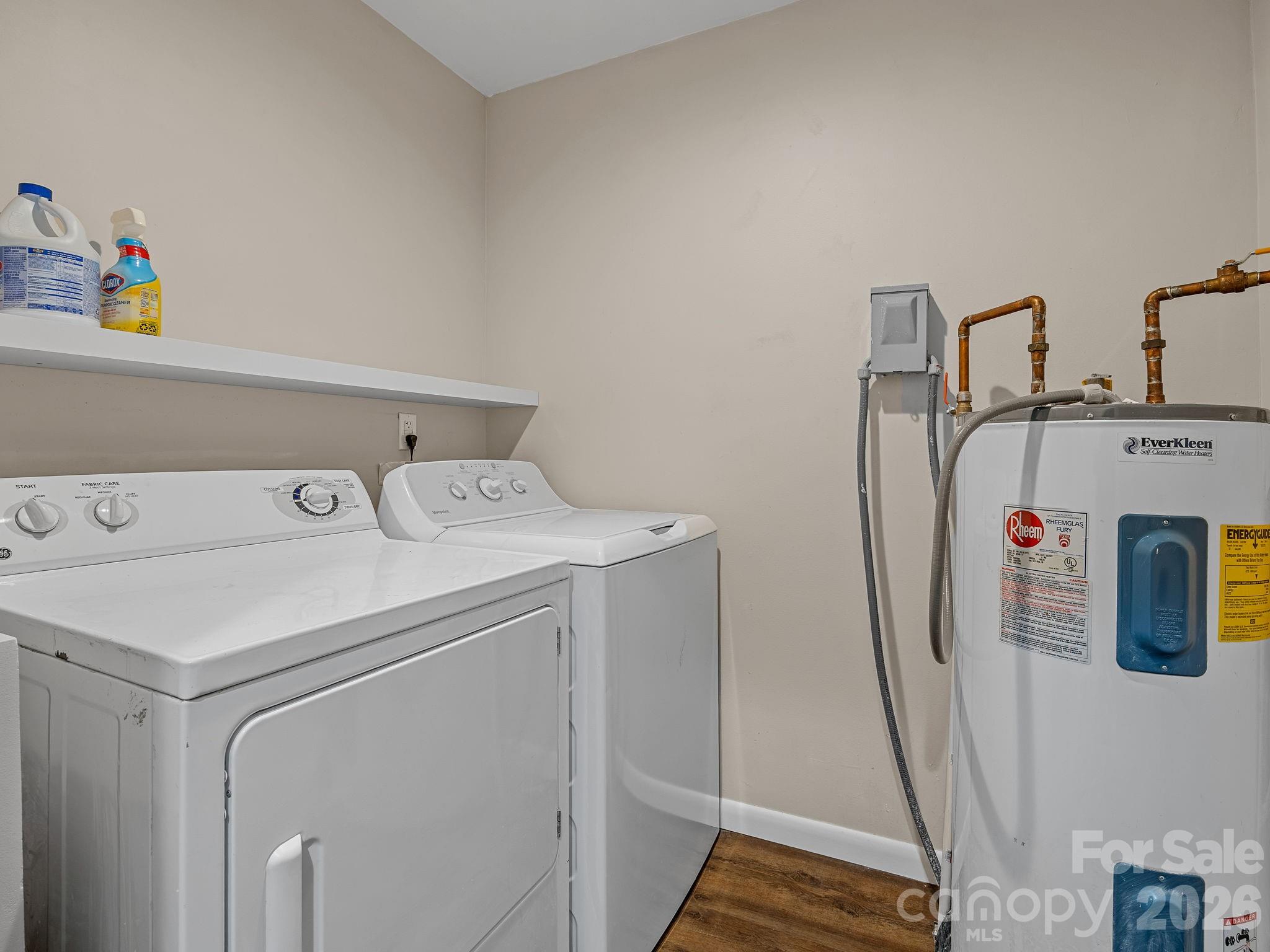 Persimmon Hill - Residential