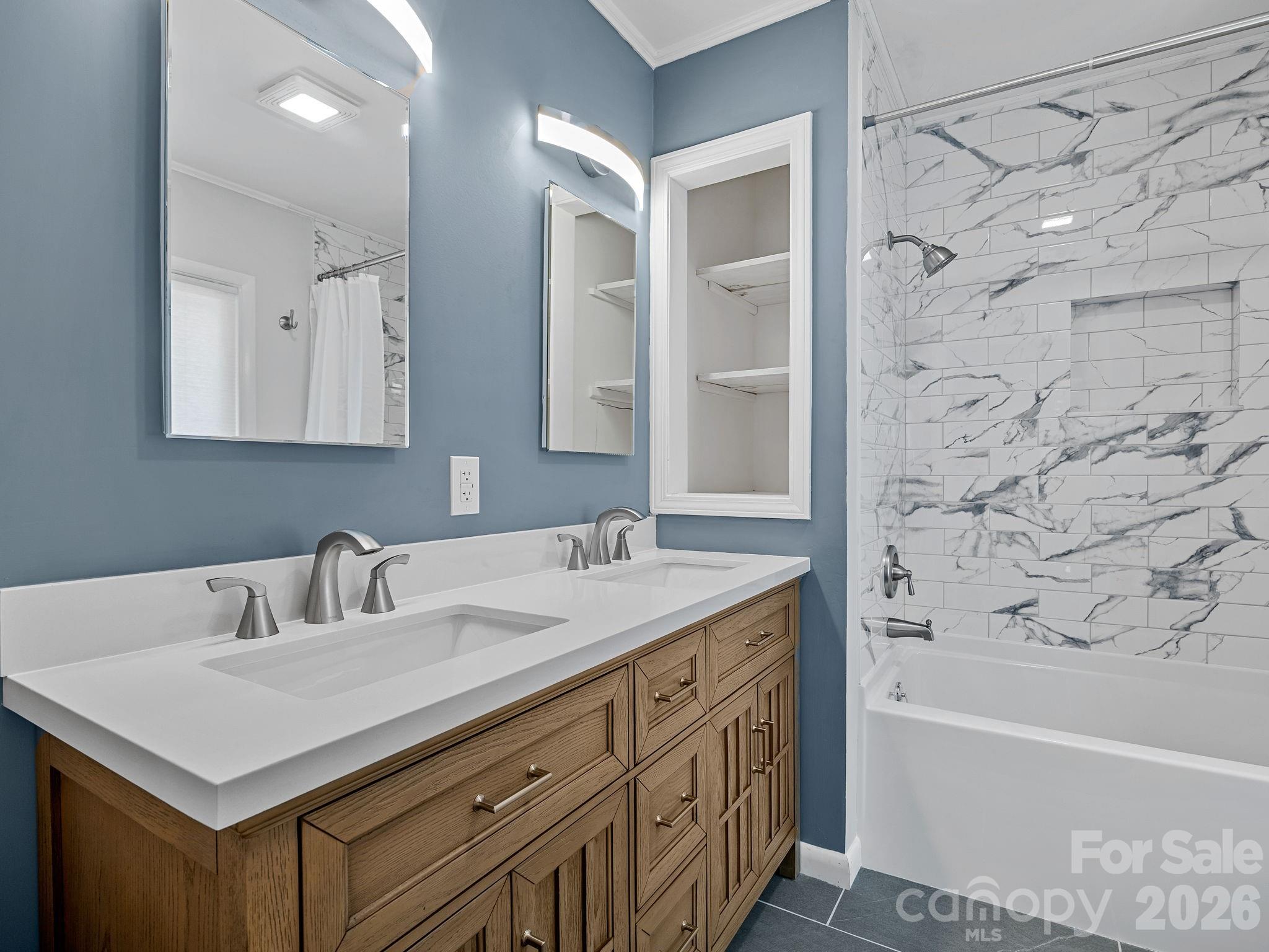 Persimmon Hill - Residential