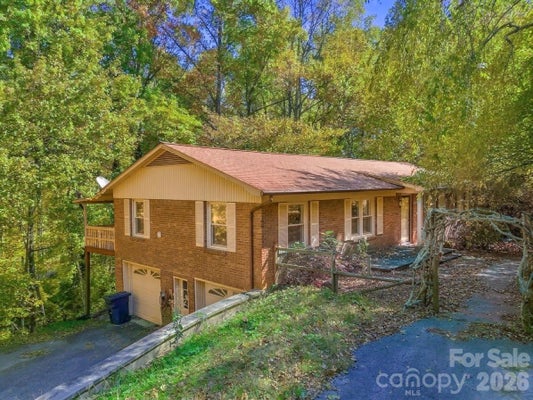 252 FOXHUNT LN, HENDERSONVILLE, NC 28791 - Image cbfd7a92b2a2aa87033c2016fc047671/979964387
