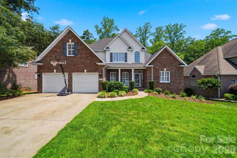 Photo of 1753 30th Avenue Drive NE, Hickory, NC 28601 (MLS # 4398087)
