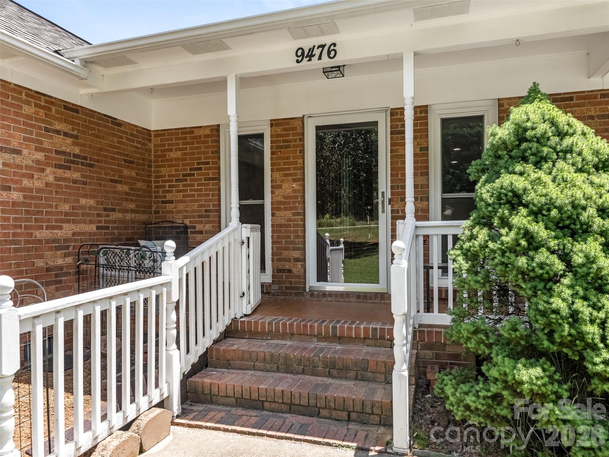 9476 Man O War Road 9 & 14