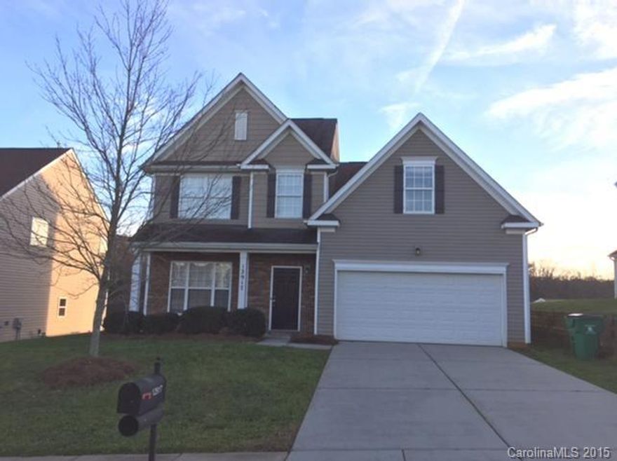 Nice 2 Story House with 2 Car Garage! 3 Bedrooms plus bonus! Cul-de-sac Lot