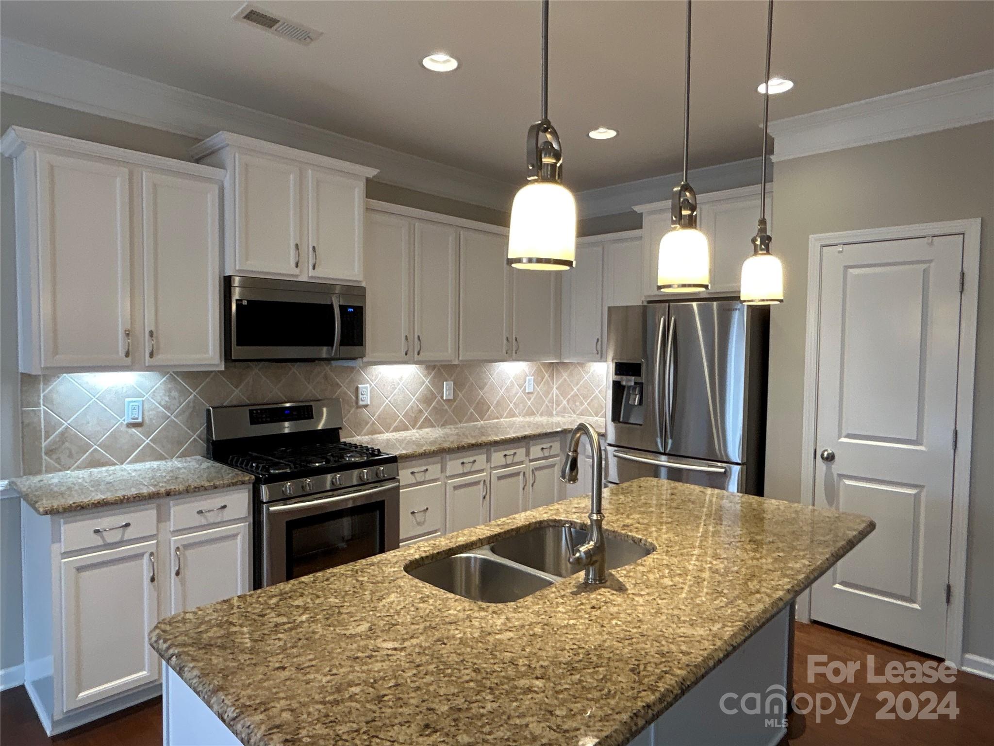 Curtis Pond - Residential Lease