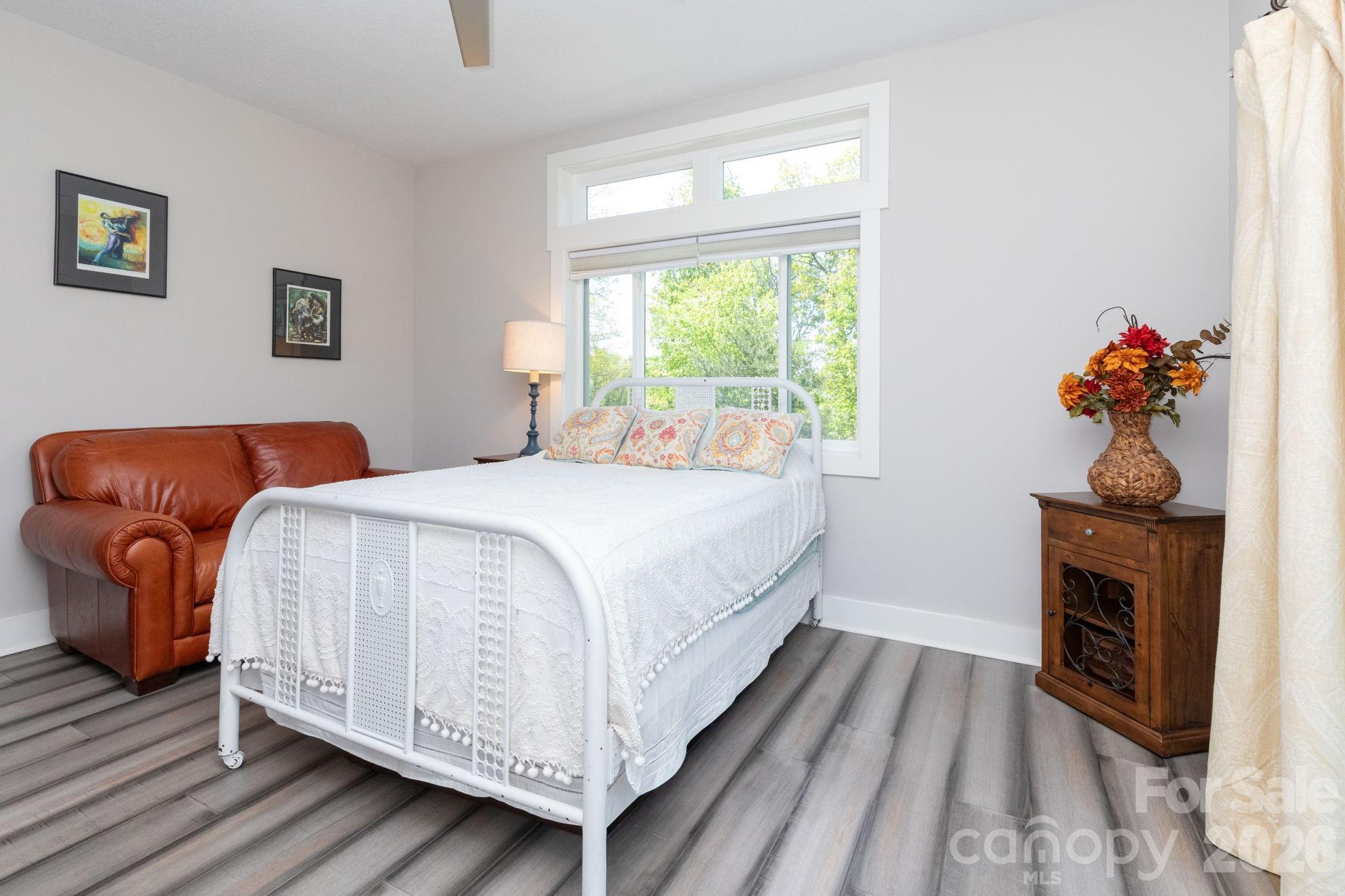 Spy Glass Pointe - Residential