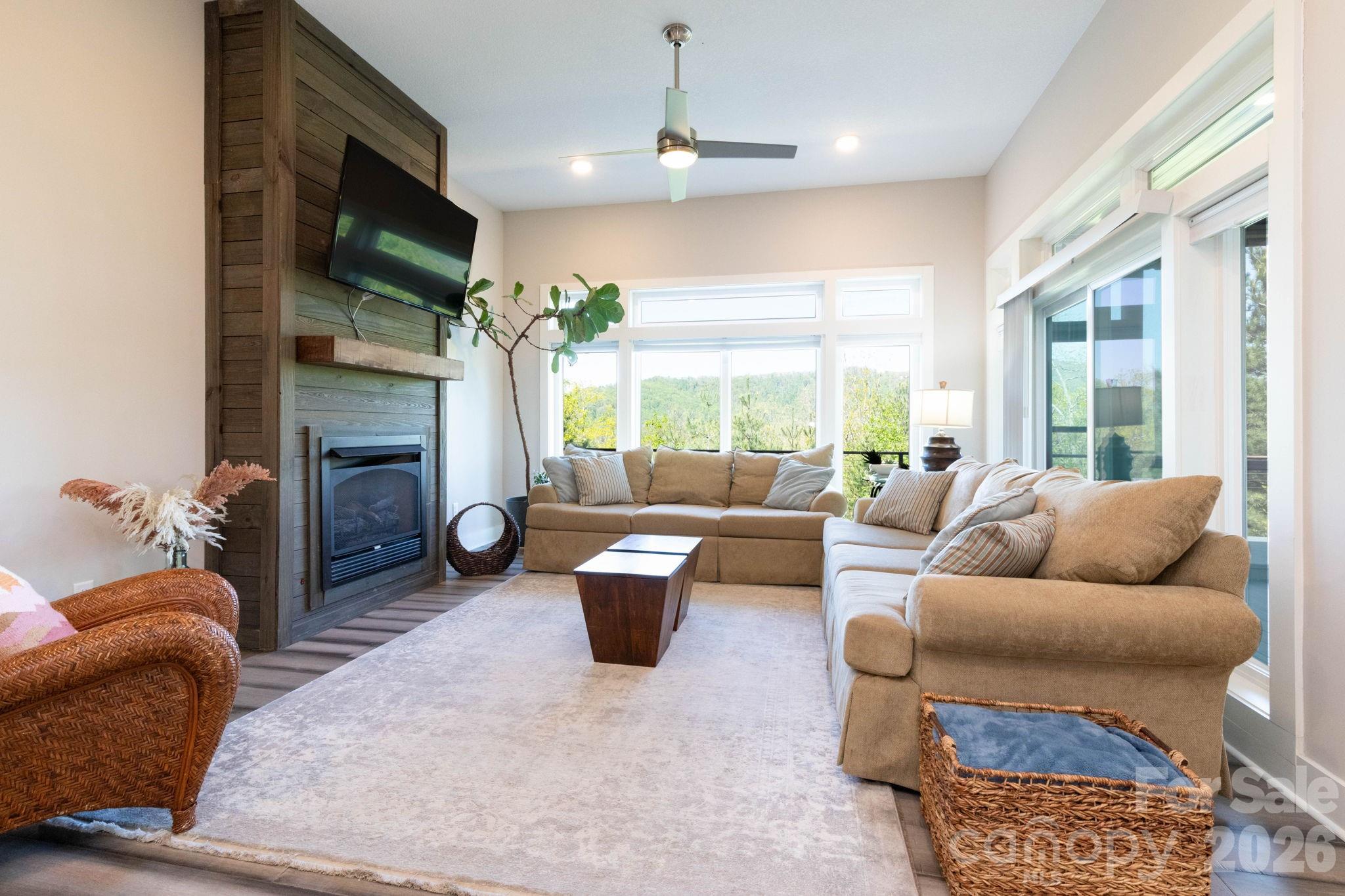 Spy Glass Pointe - Residential