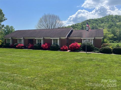24 Beaumont Drive Hendersonville NC 28739
