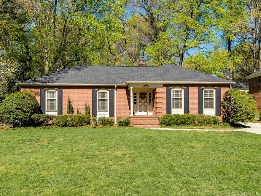 Adorable, well maintained brick ranch on sought after street in popular Beverly Woods.  Just minutes to Beverly Woods Elem, SoPk shopping, dining & the Harris Y!  Floor plan includes gracious formals, cozy Family room w/great view of a spacious, fenced rear yard.  Kitchen w/painted cabs, Corian 'Private Collection' countertops, some s/s appl.  Updated bathrms.  A wonderful screened porch w/access to yard, patio and driveway.  Hardwoods throughout, including under aux bedrooms currently carpeted.
