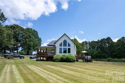 Photo of 2399 Blackburn Bridge Road, Maiden, NC 28650 (MLS # 4399764)