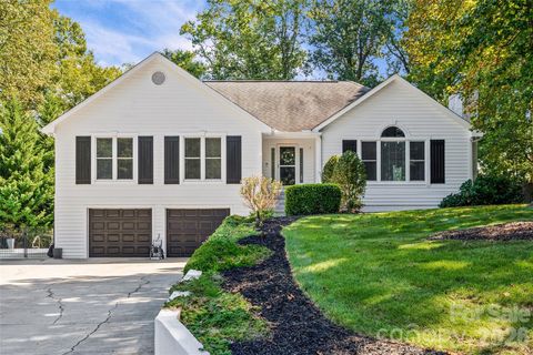 Photo of 7142 Forest Hills Drive, Denver, NC 28037 (MLS # 4360062)