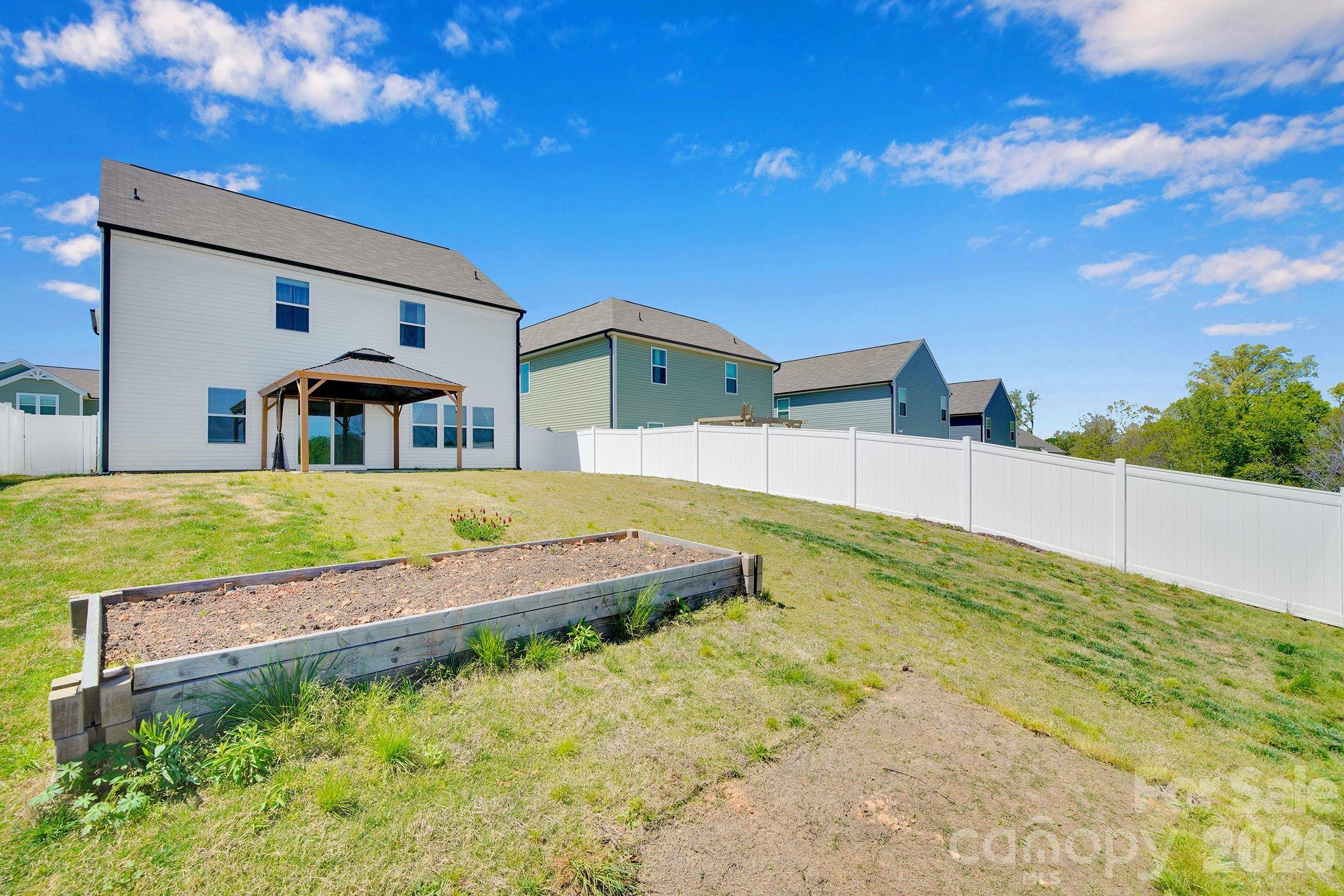 Davis Hills - Residential